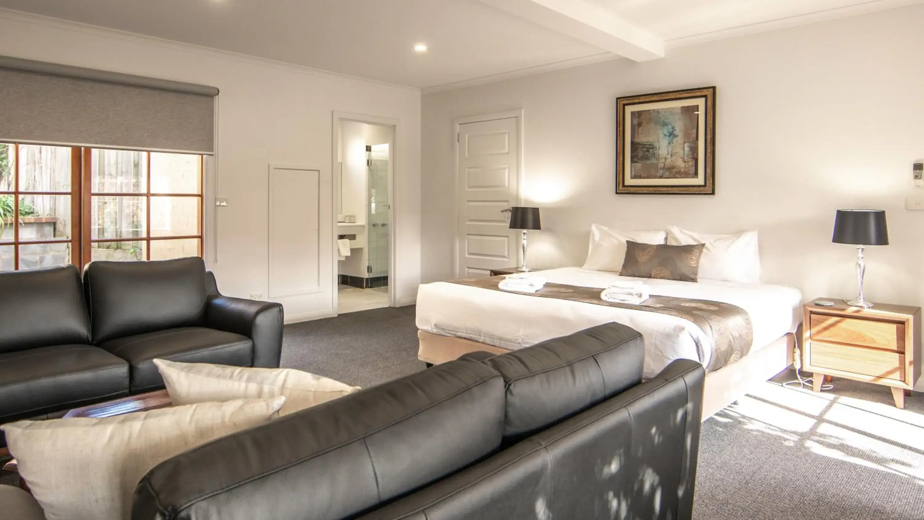 Photo of the whole room, Bed in Hideaway on George Photo of the whole room, Bed in Hideaway on George