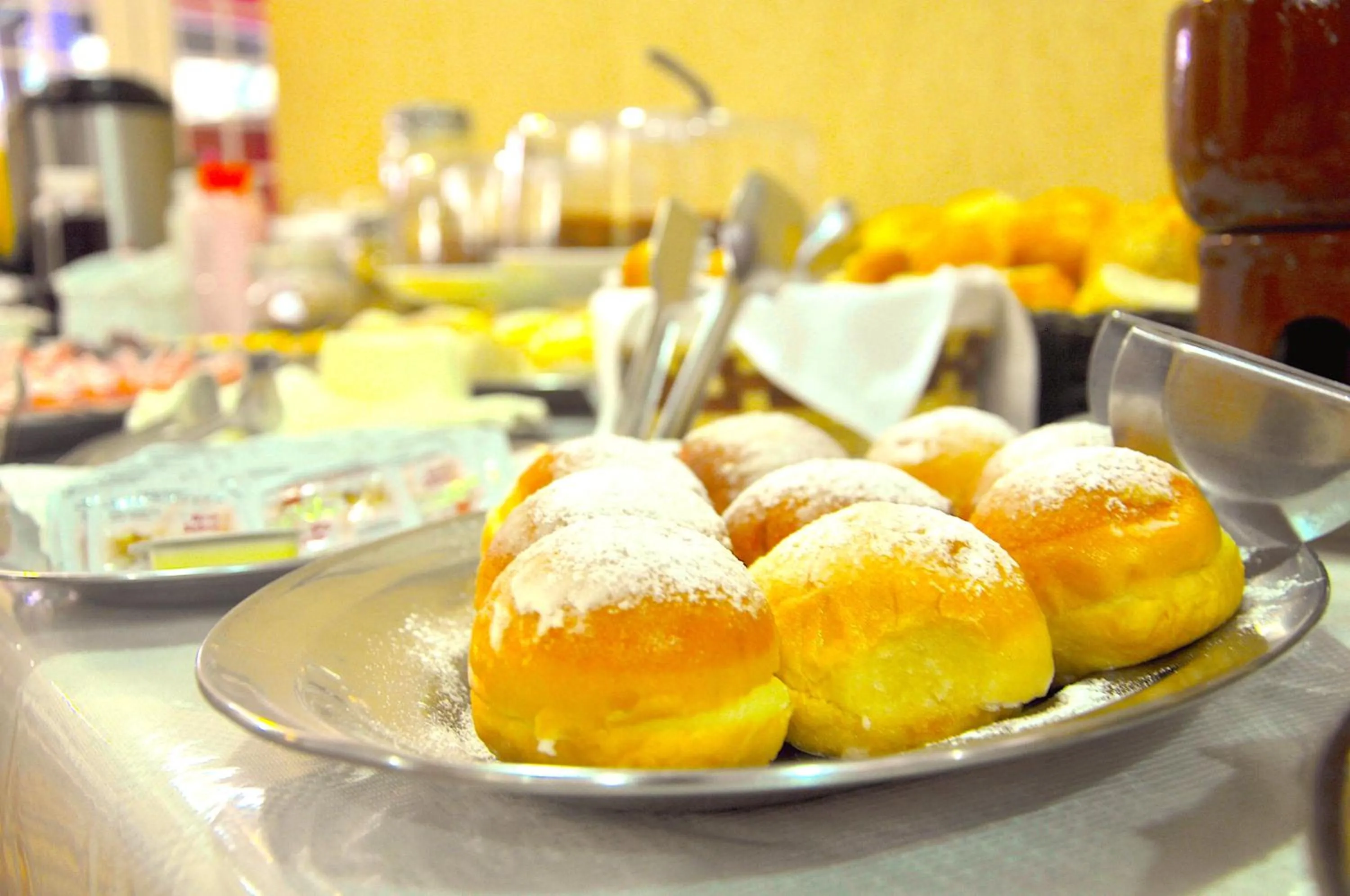 Breakfast in Hotel Platanus