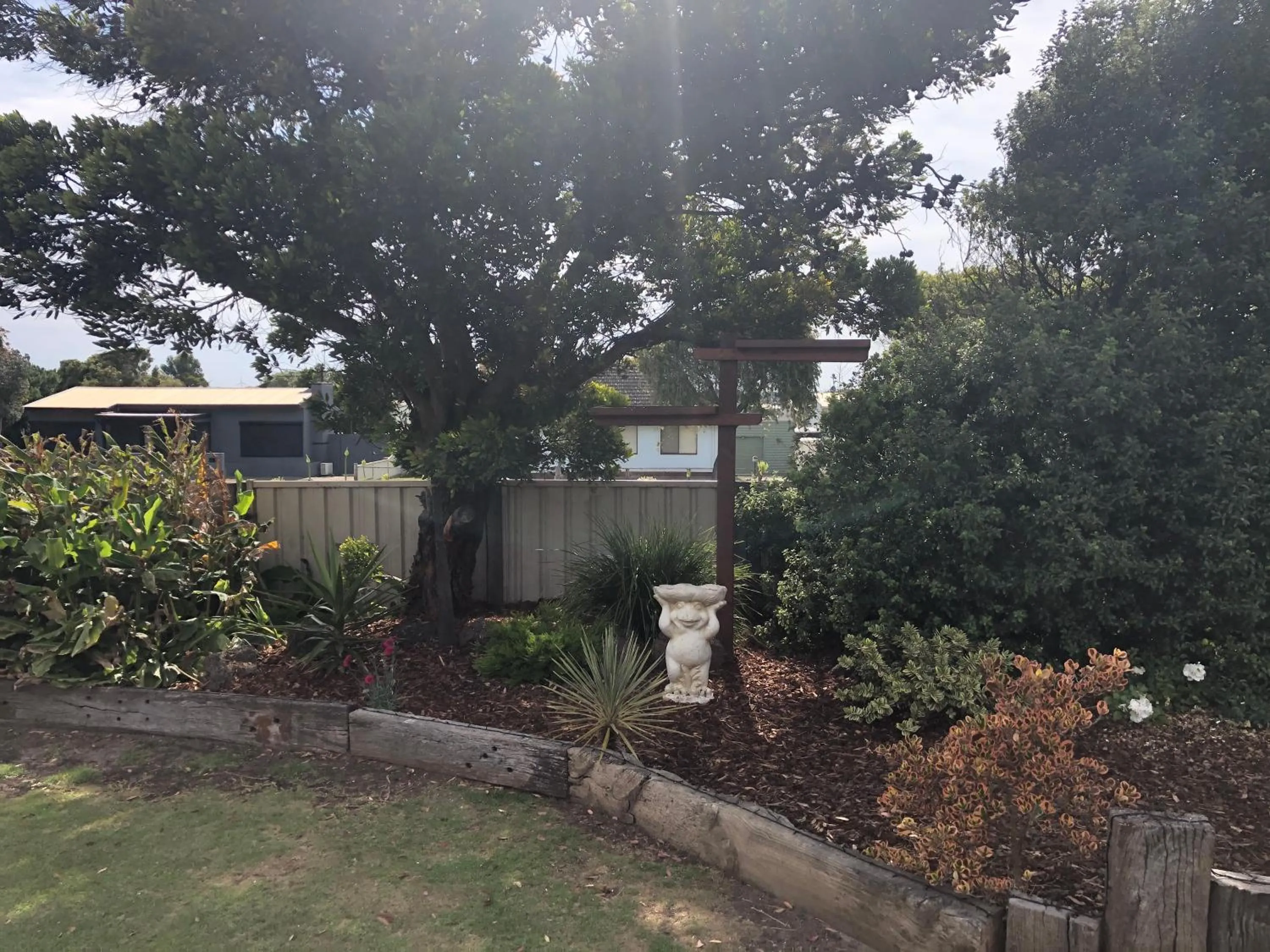 Garden in Mariner Motel