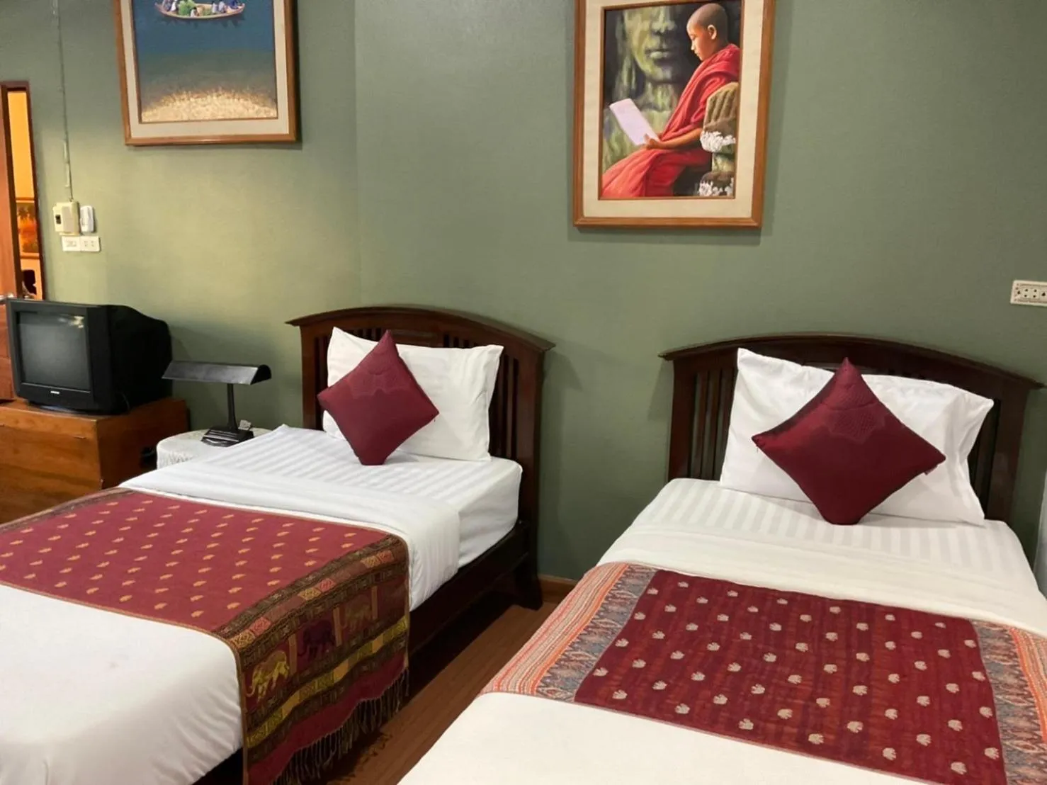 Bed in Baan Klang Vieng