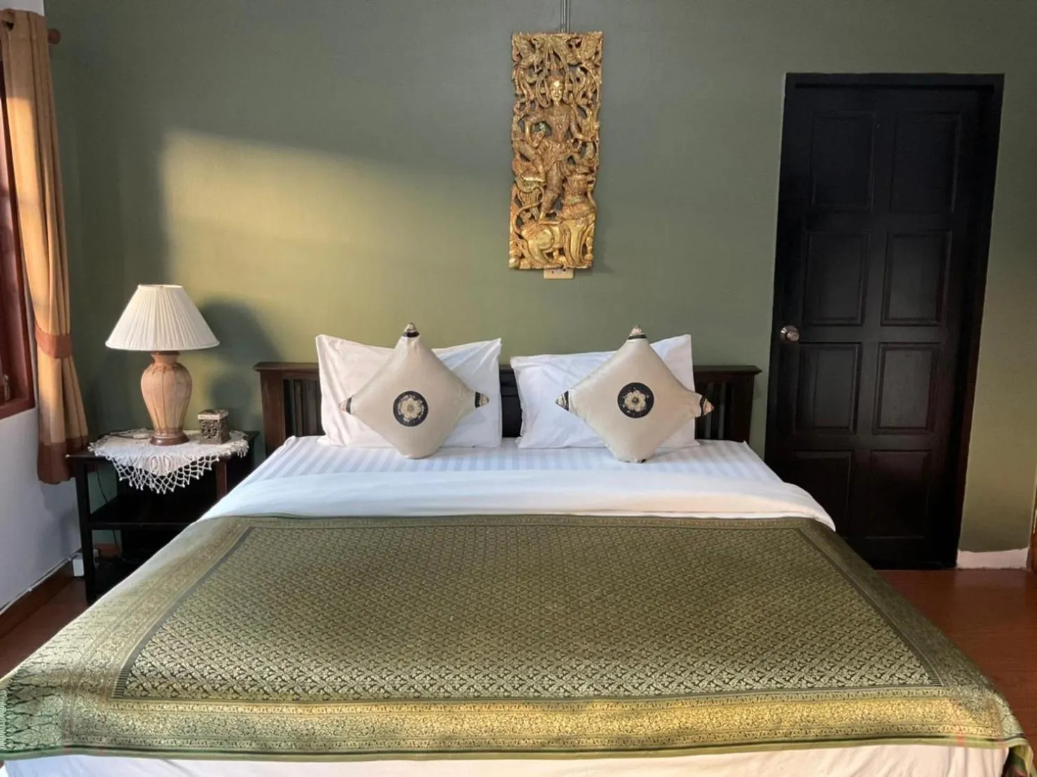 Bed in Baan Klang Vieng