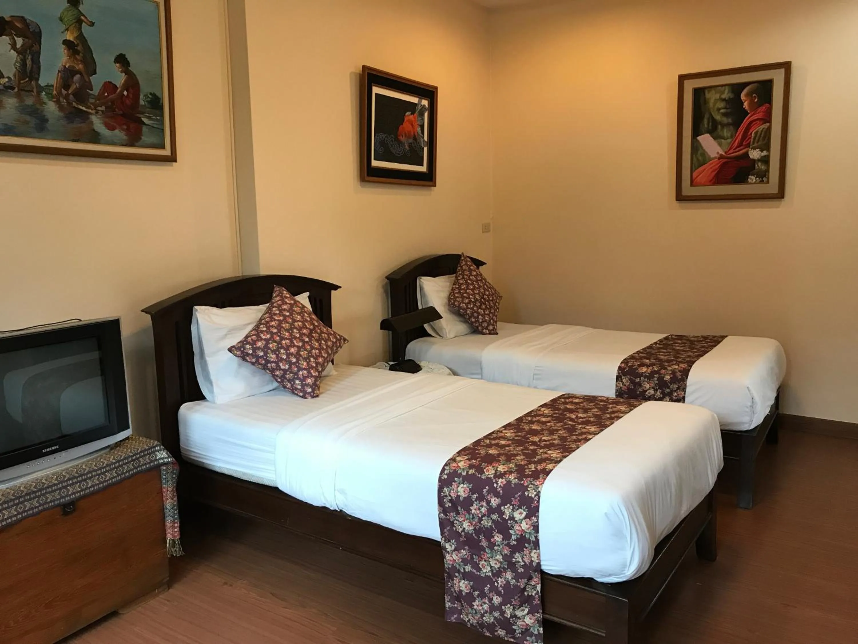 Bed in Baan Klang Vieng