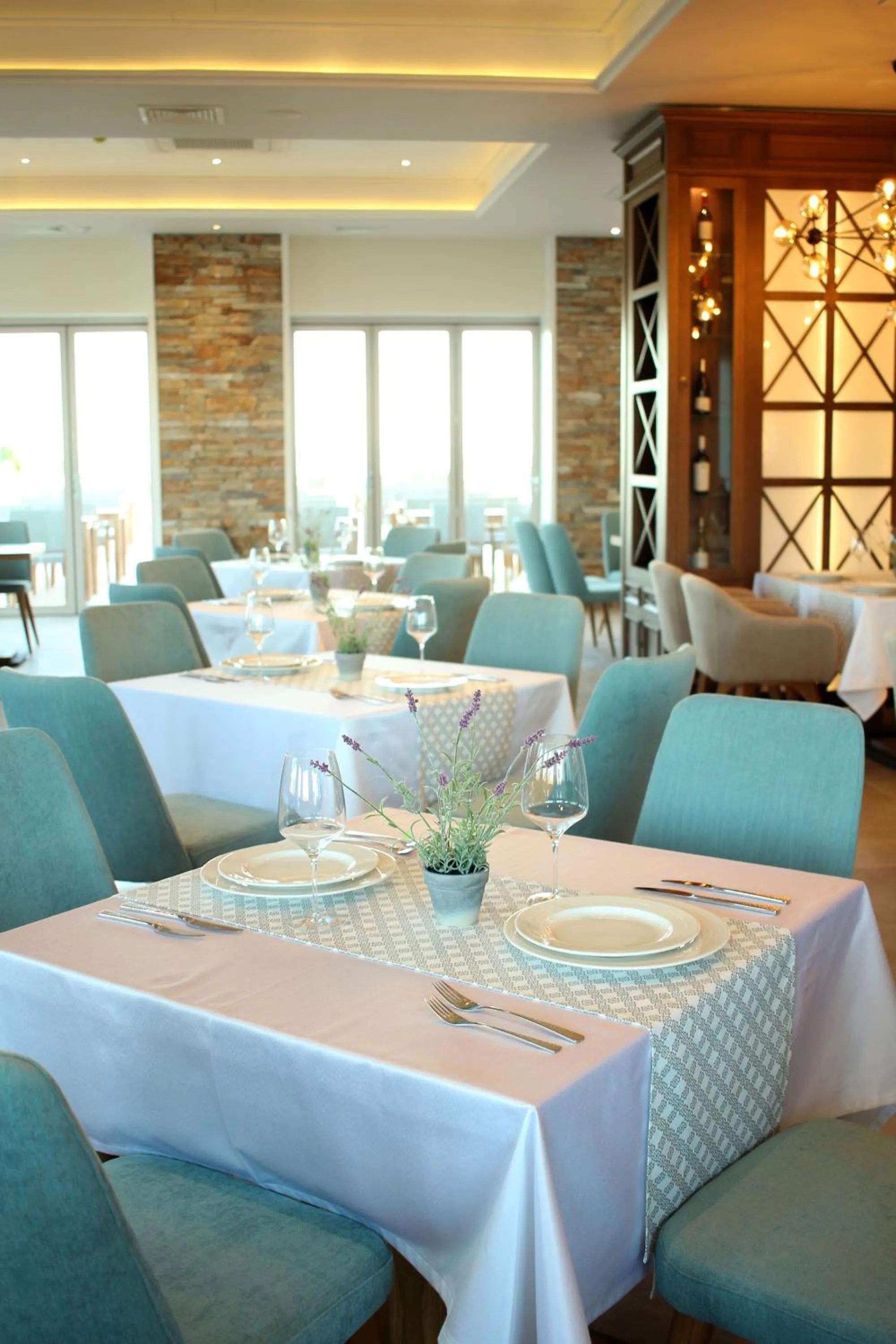 Restaurant/places to eat in King Maron Beach Hotel & Spa