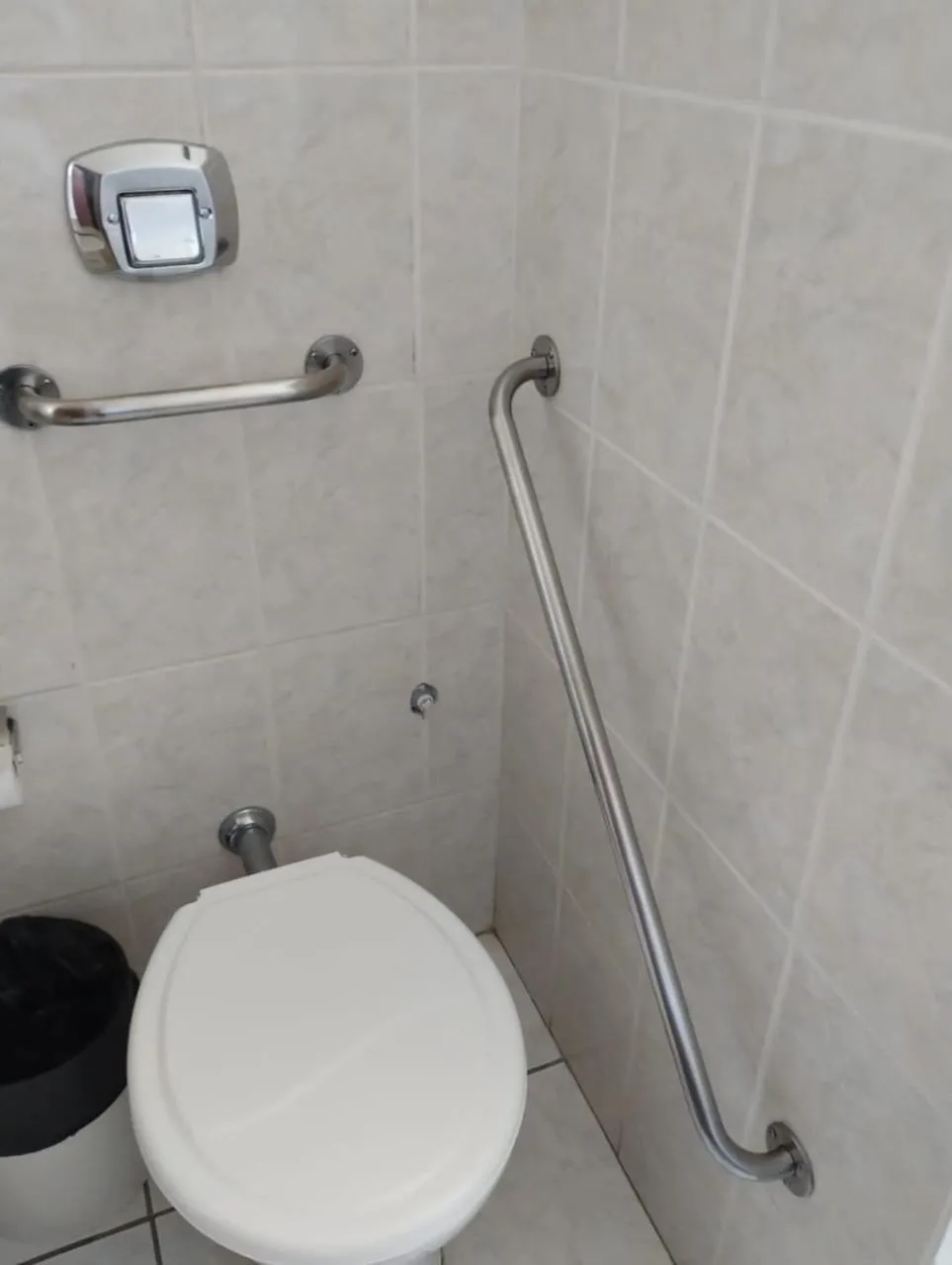 Toilet in Hotel Caverá