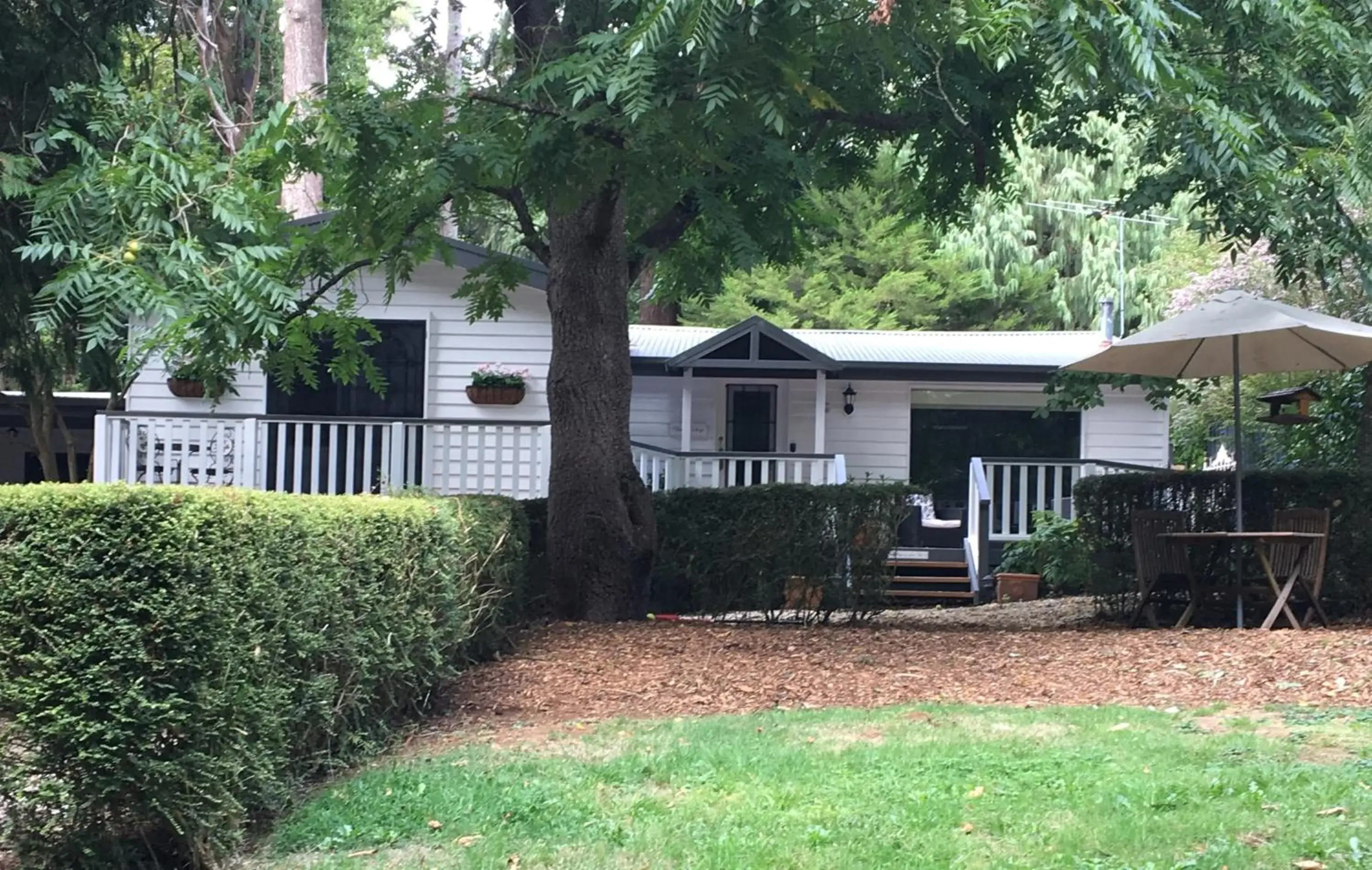 Two-Bedroom Cottage in Clarendon Cottages Two-Bedroom Cottage in Clarendon Cottages