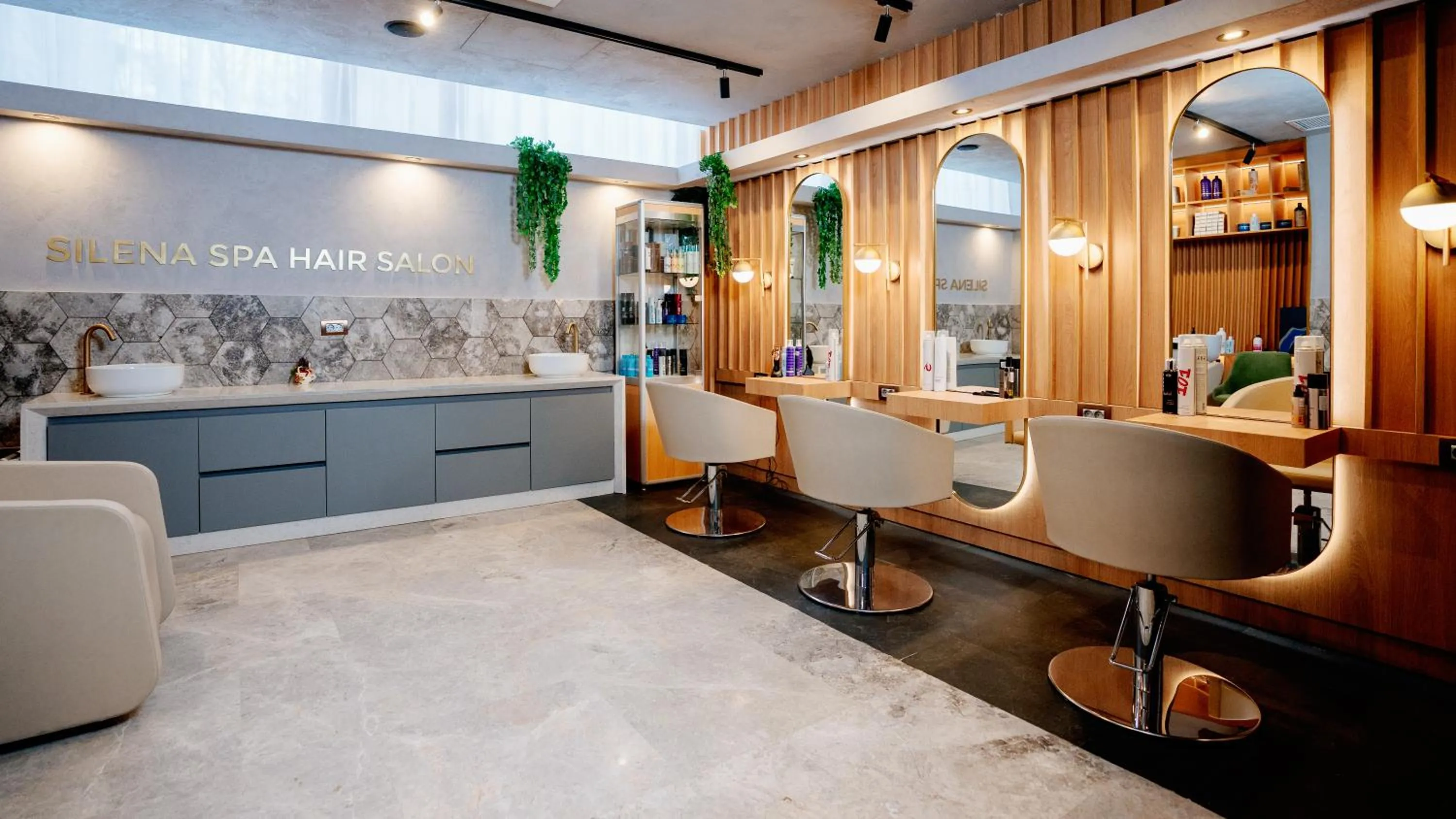 hair dresser in Hotel Sinaia