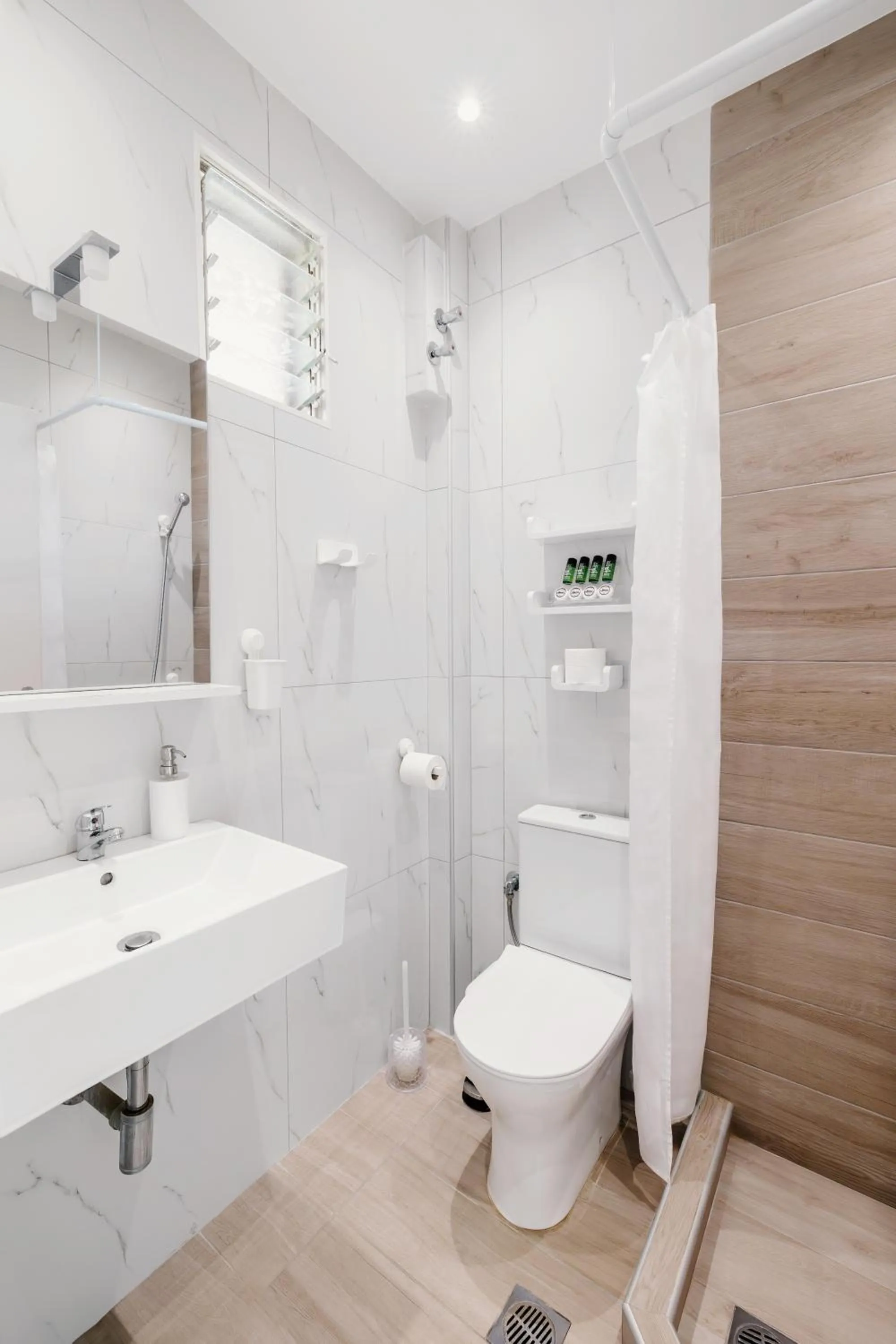 Shower in Athos Guest House Pansion