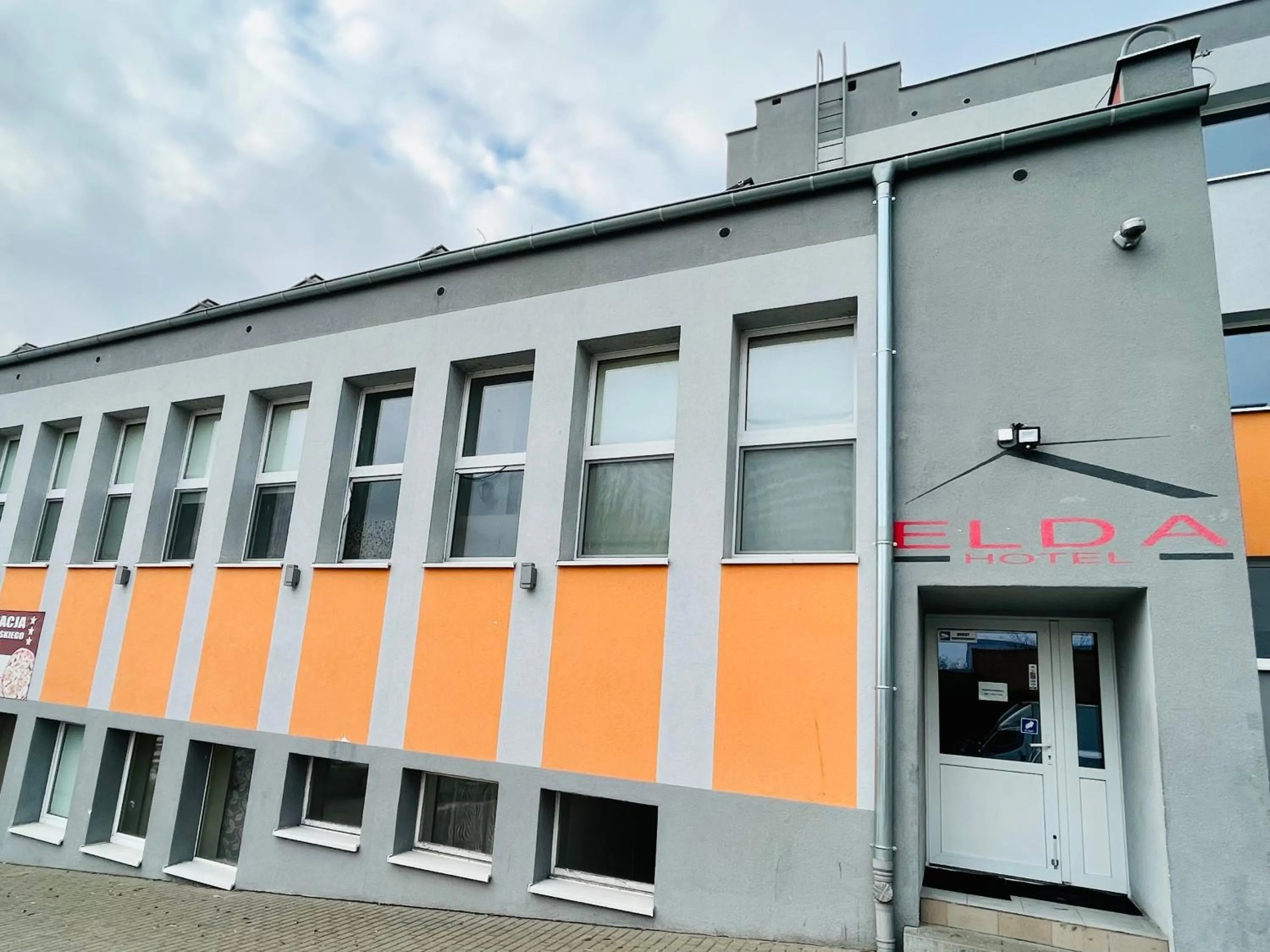 Property building in Hotel Elda