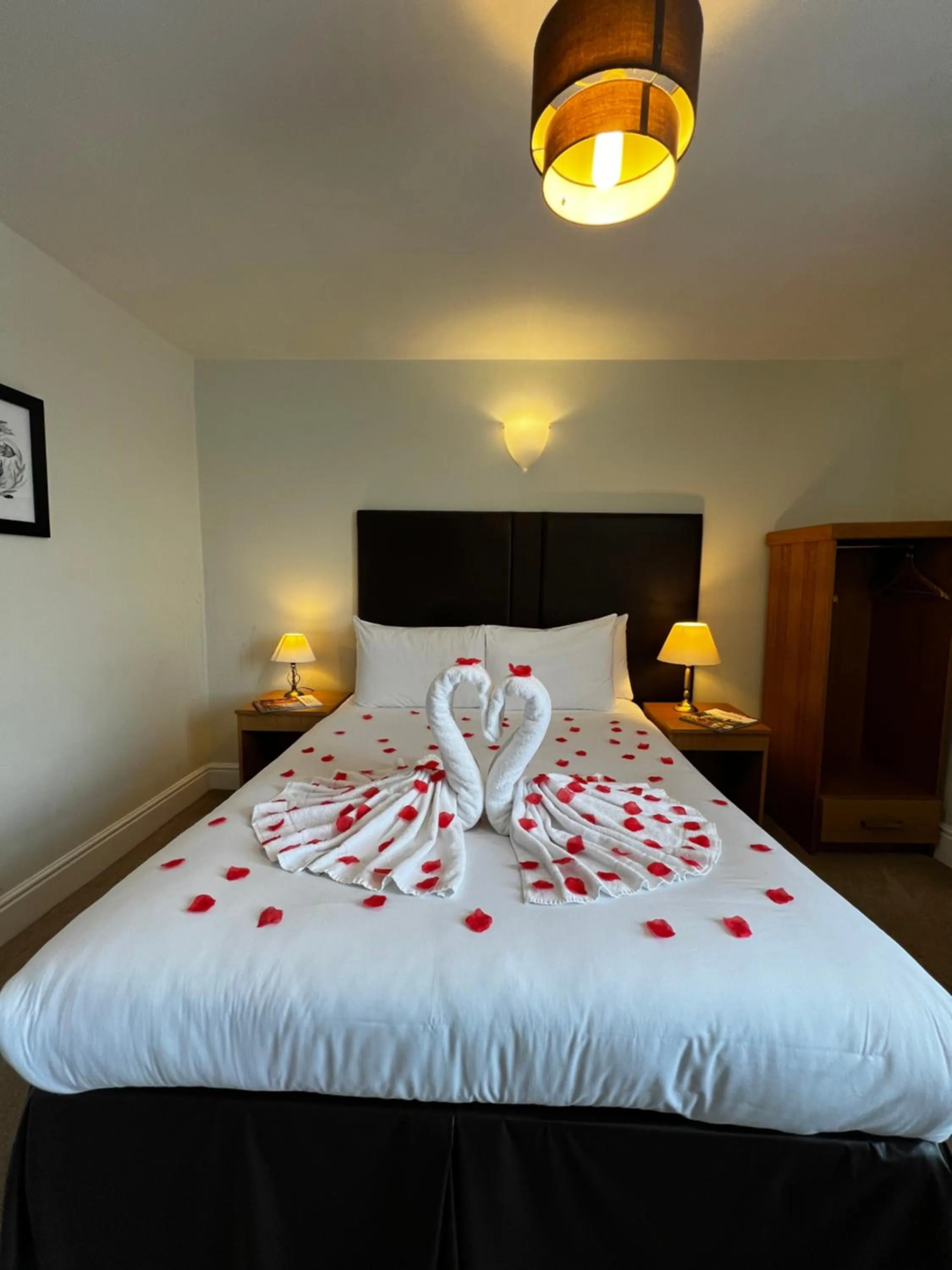 Bed in Castle Limes Hotel