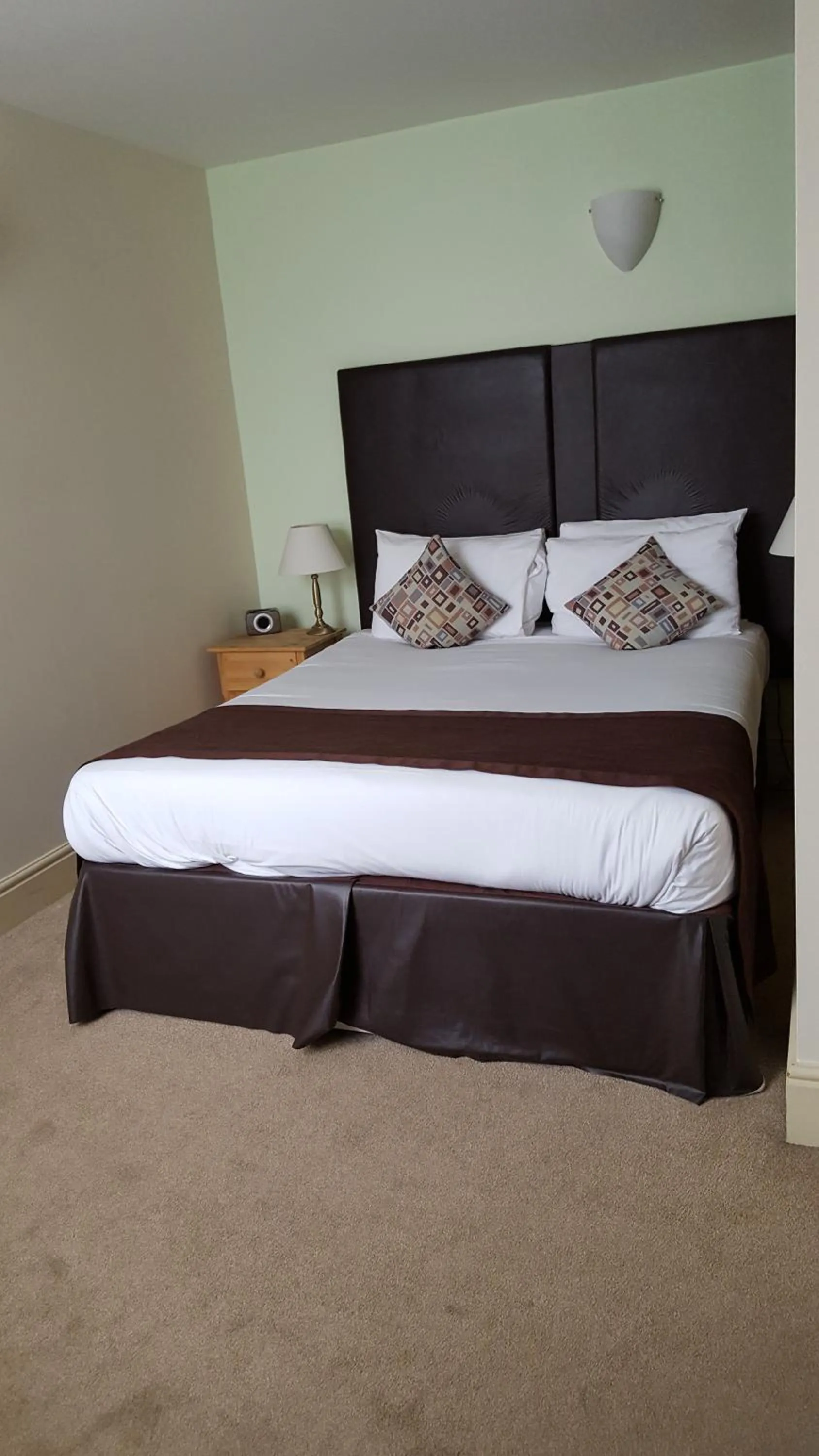 Bed in Castle Limes Hotel