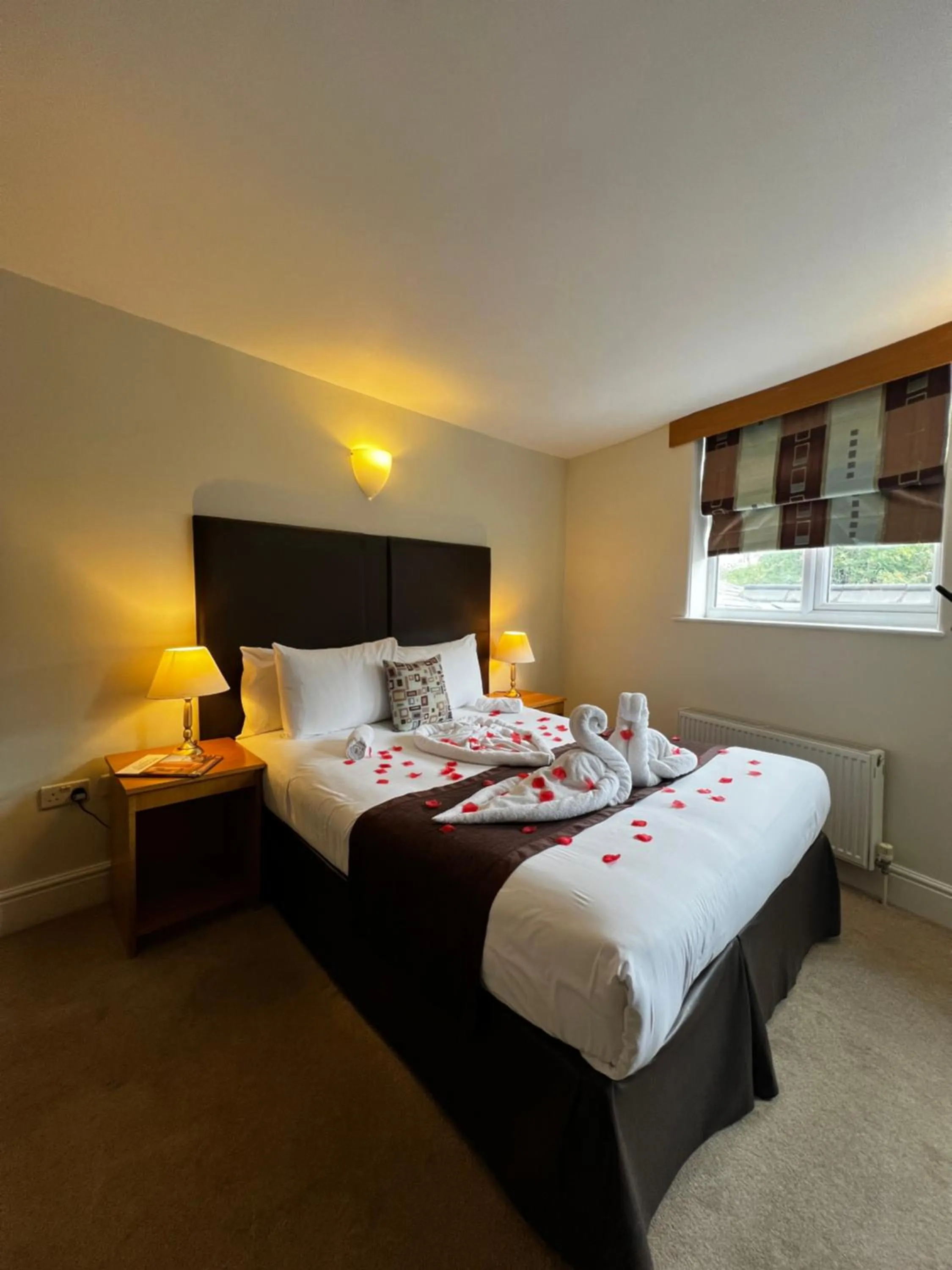 Photo of the whole room, Bed in Castle Limes Hotel