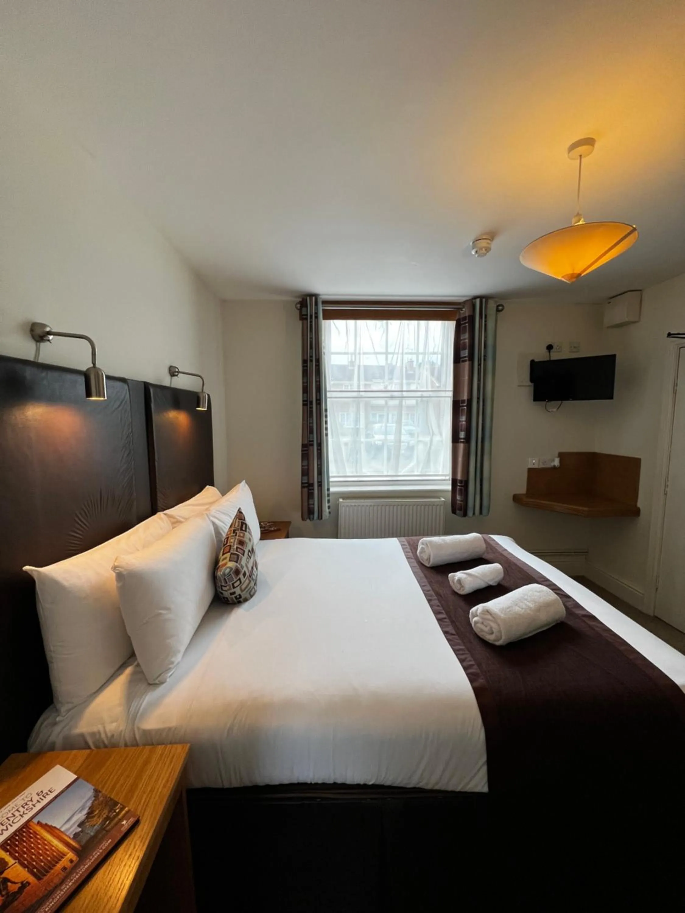 Bed in Castle Limes Hotel