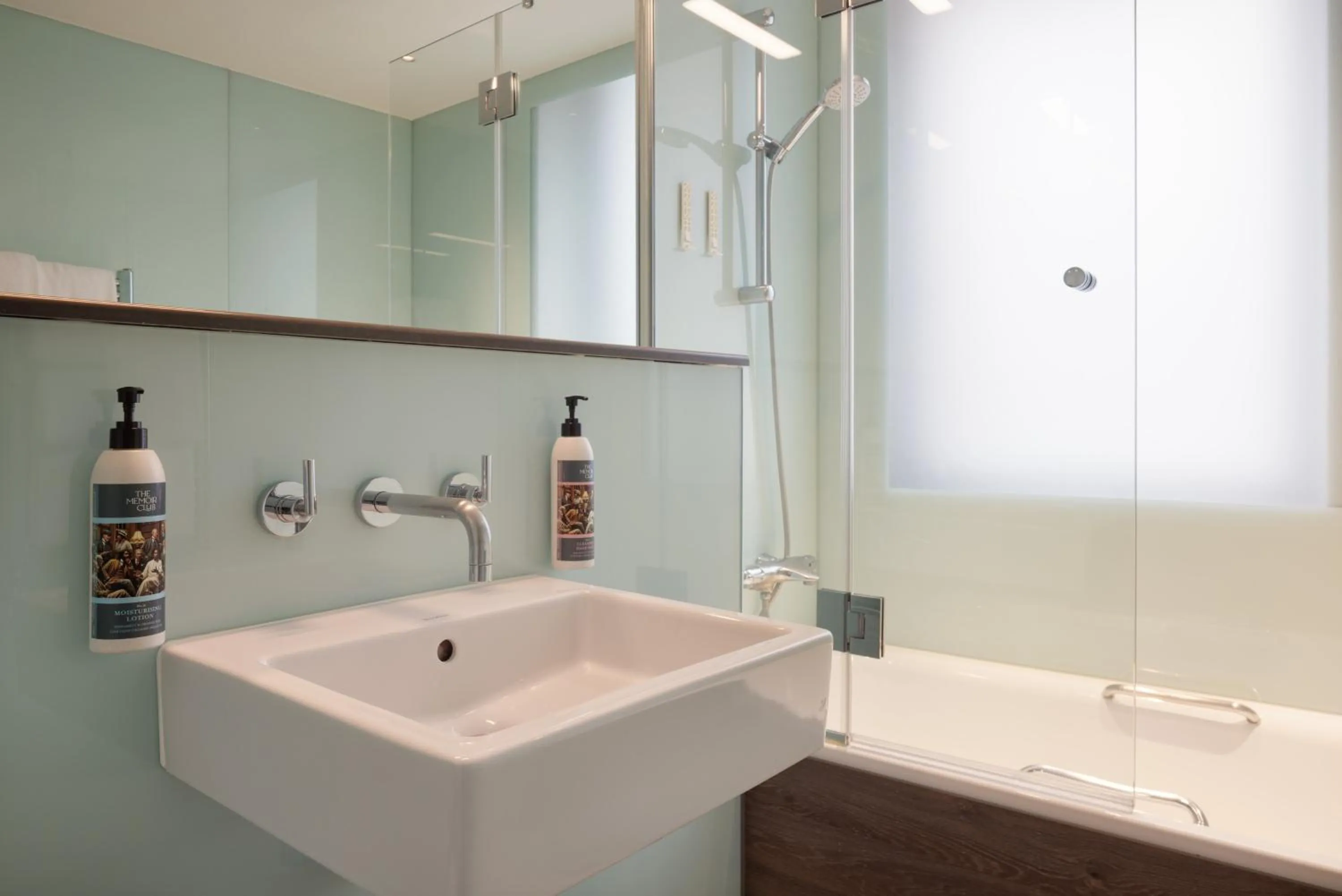 Bath in The Memoir Club, formerly Ambassadors Bloomsbury