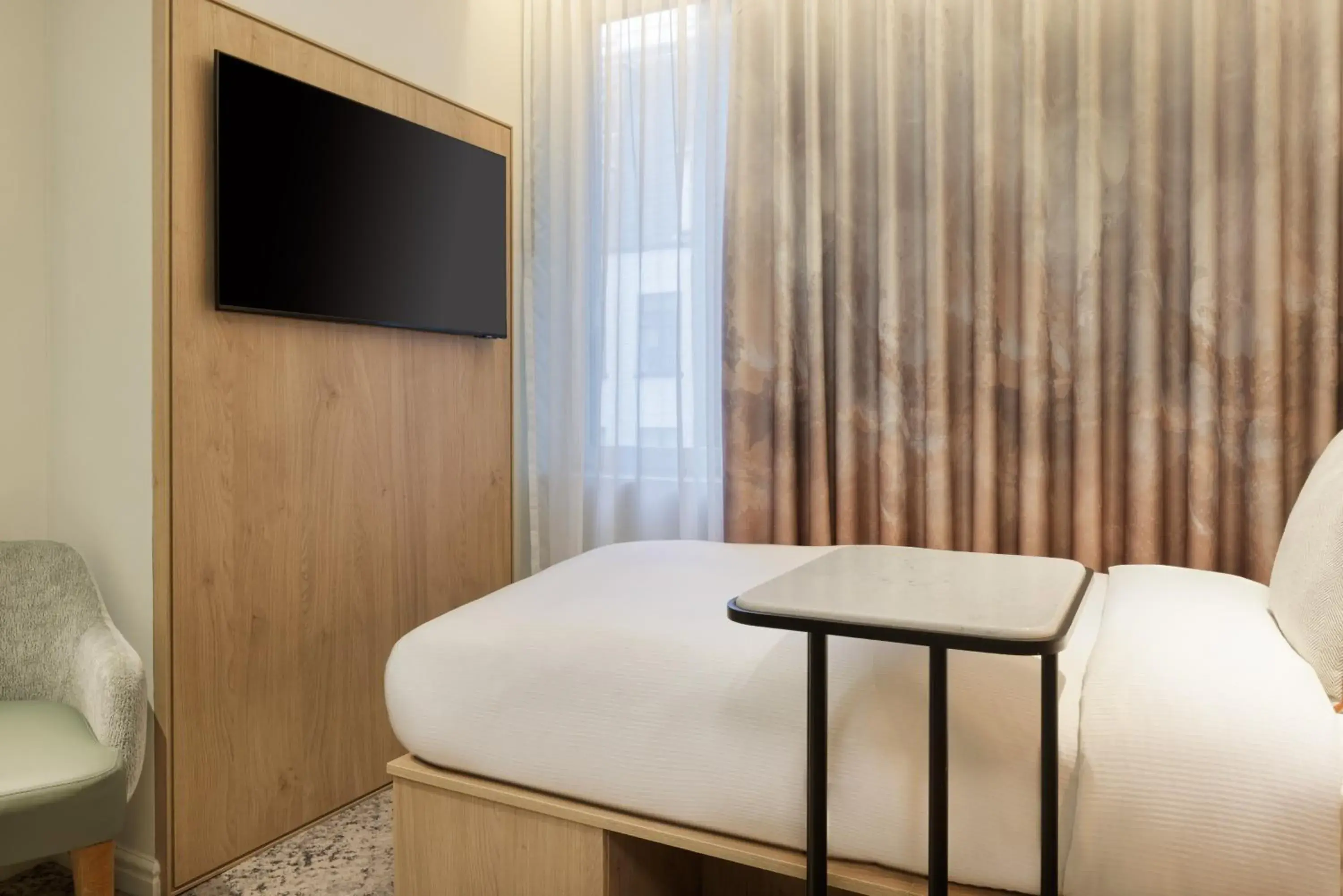 TV and multimedia, Bed in The Memoir Club, formerly Ambassadors Bloomsbury TV and multimedia, Bed in The Memoir Club, formerly Ambassadors Bloomsbury