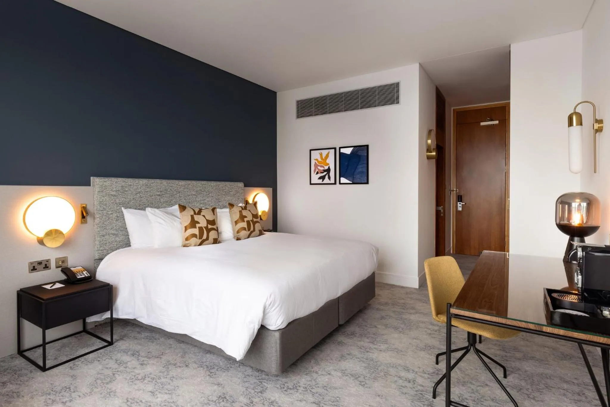 Photo of the whole room, Bed in voco St. David's Cardiff by IHG