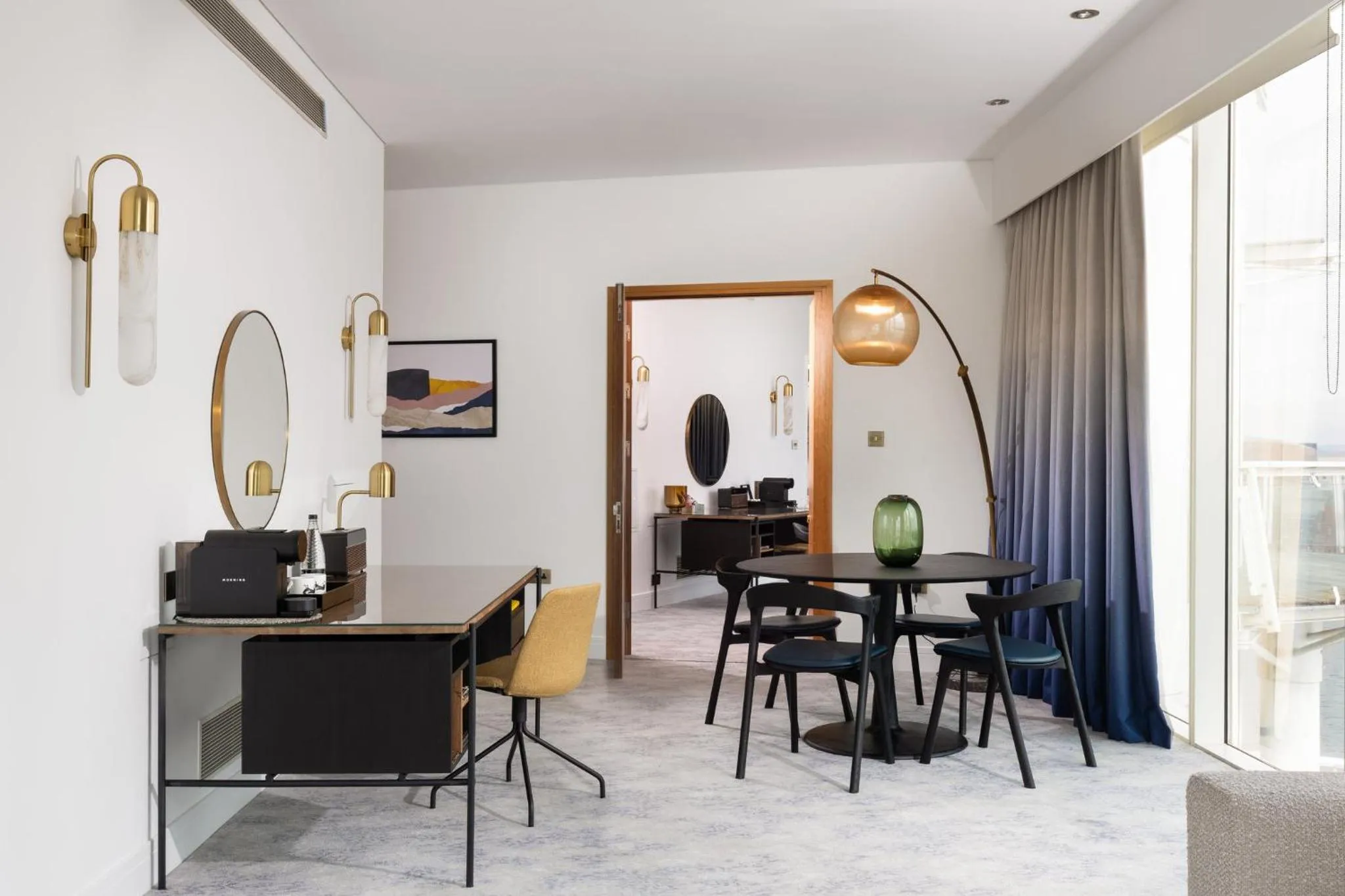 Photo of the whole room in voco St. David's Cardiff by IHG