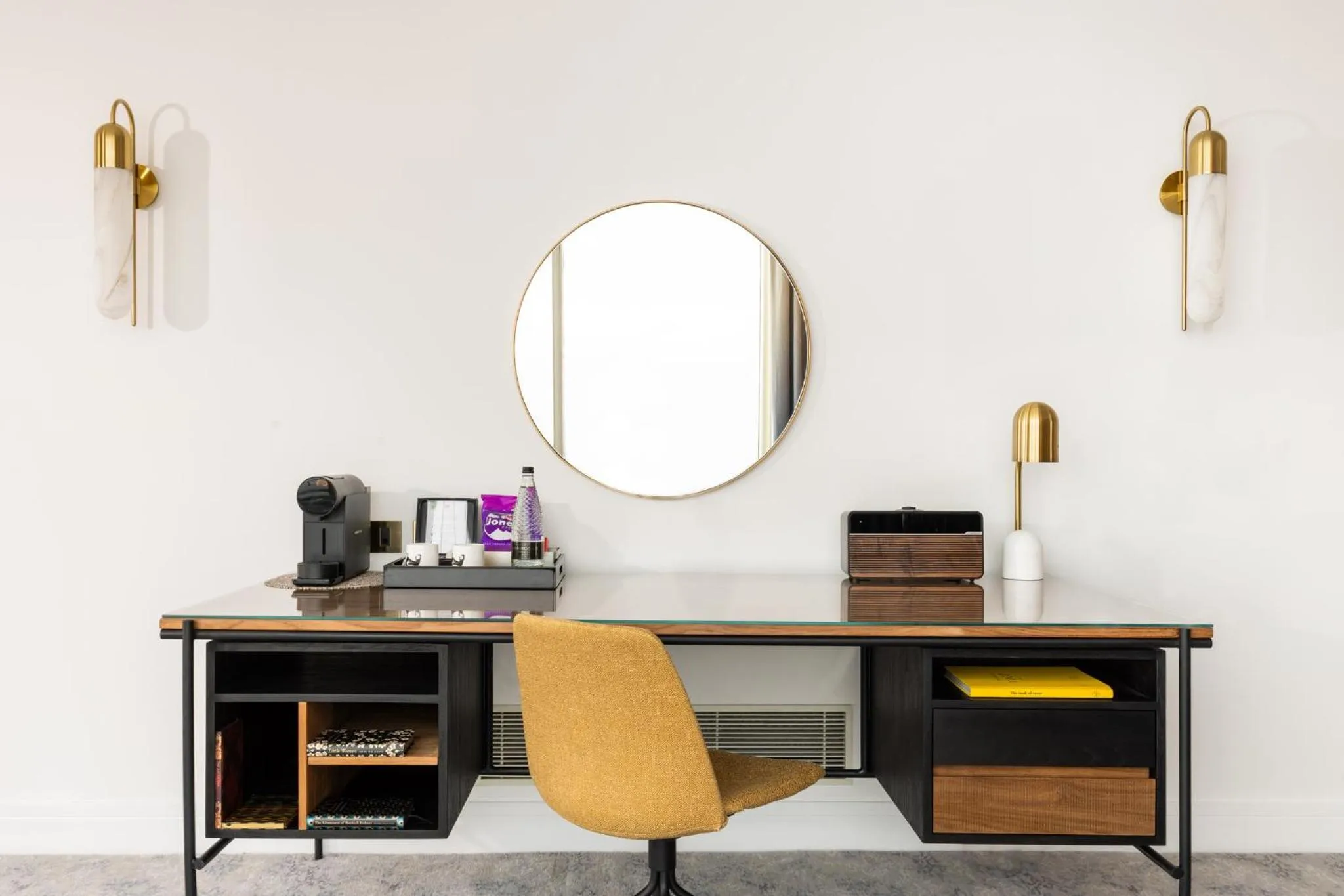 Photo of the whole room in voco St. David's Cardiff by IHG