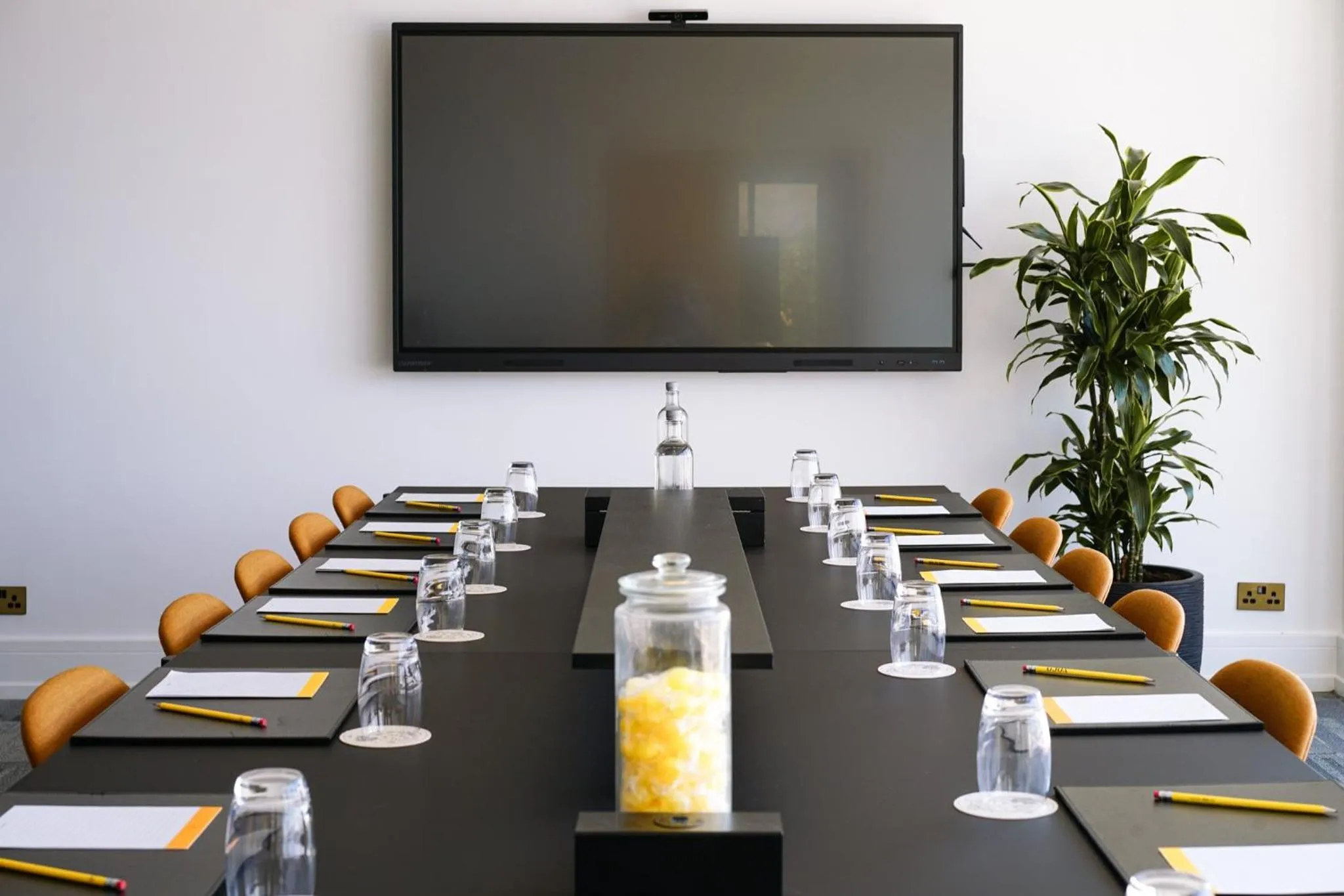 Meeting/conference room in voco St. David's Cardiff by IHG