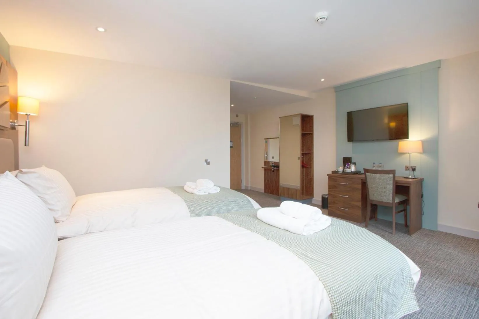 Bed in Drimsynie Estate Hotel