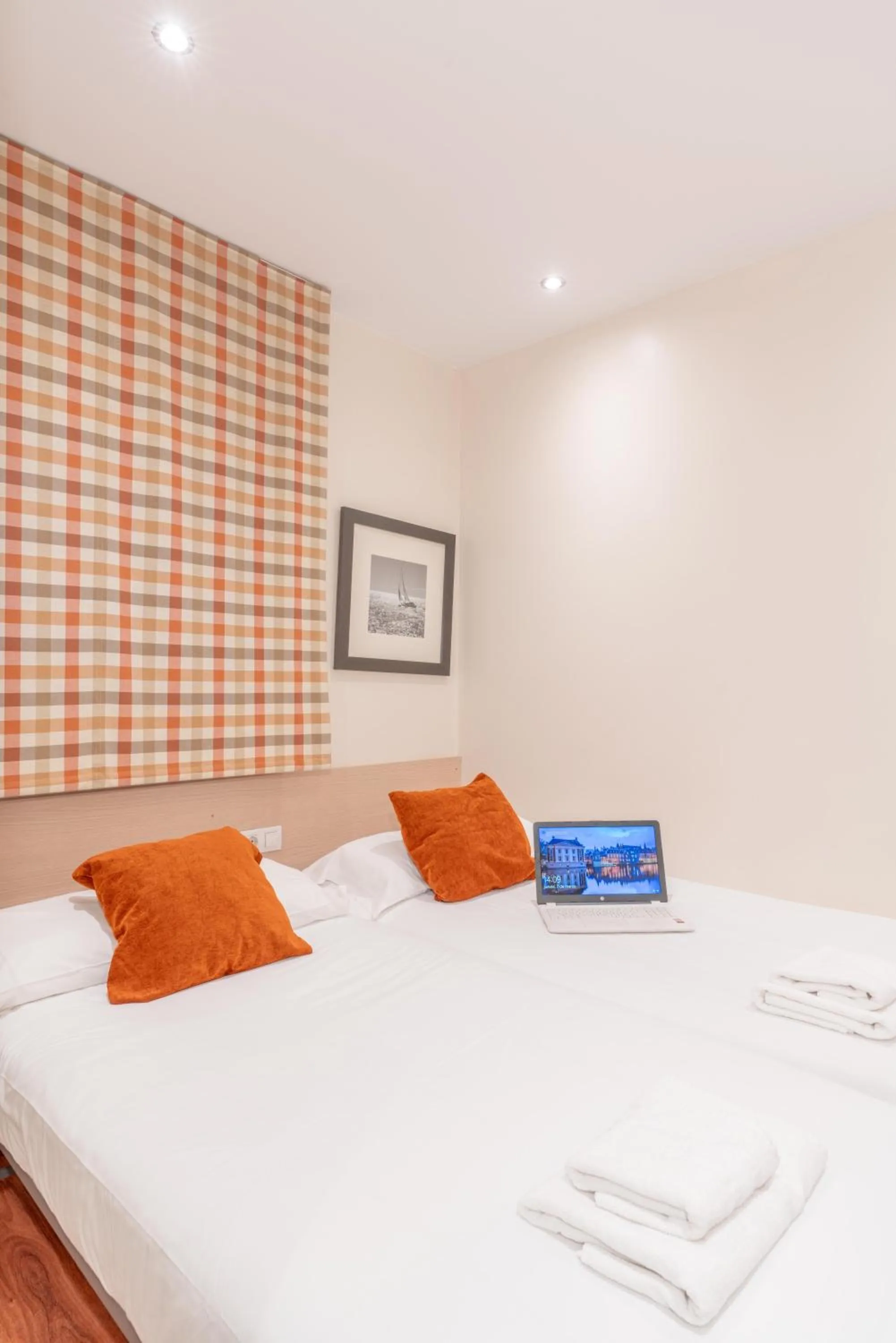 Bed in Serennia Cest Apartamentos Arc de Triomf