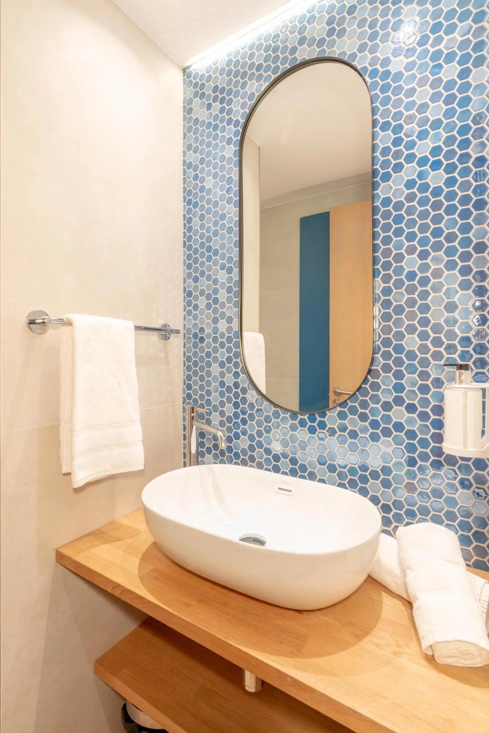 Bathroom in Serennia Cest Apartamentos Arc de Triomf