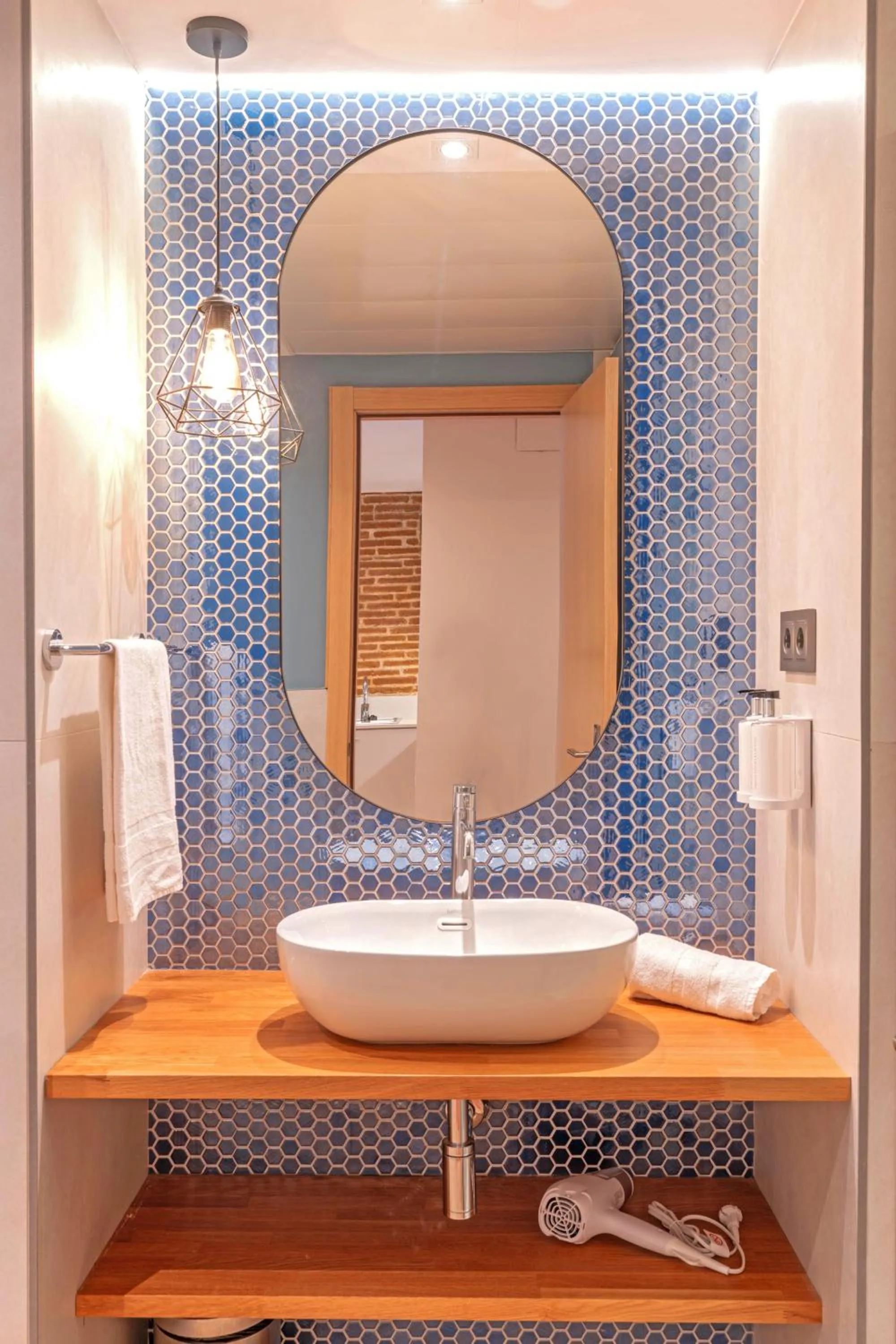 Bathroom in Serennia Cest Apartamentos Arc de Triomf