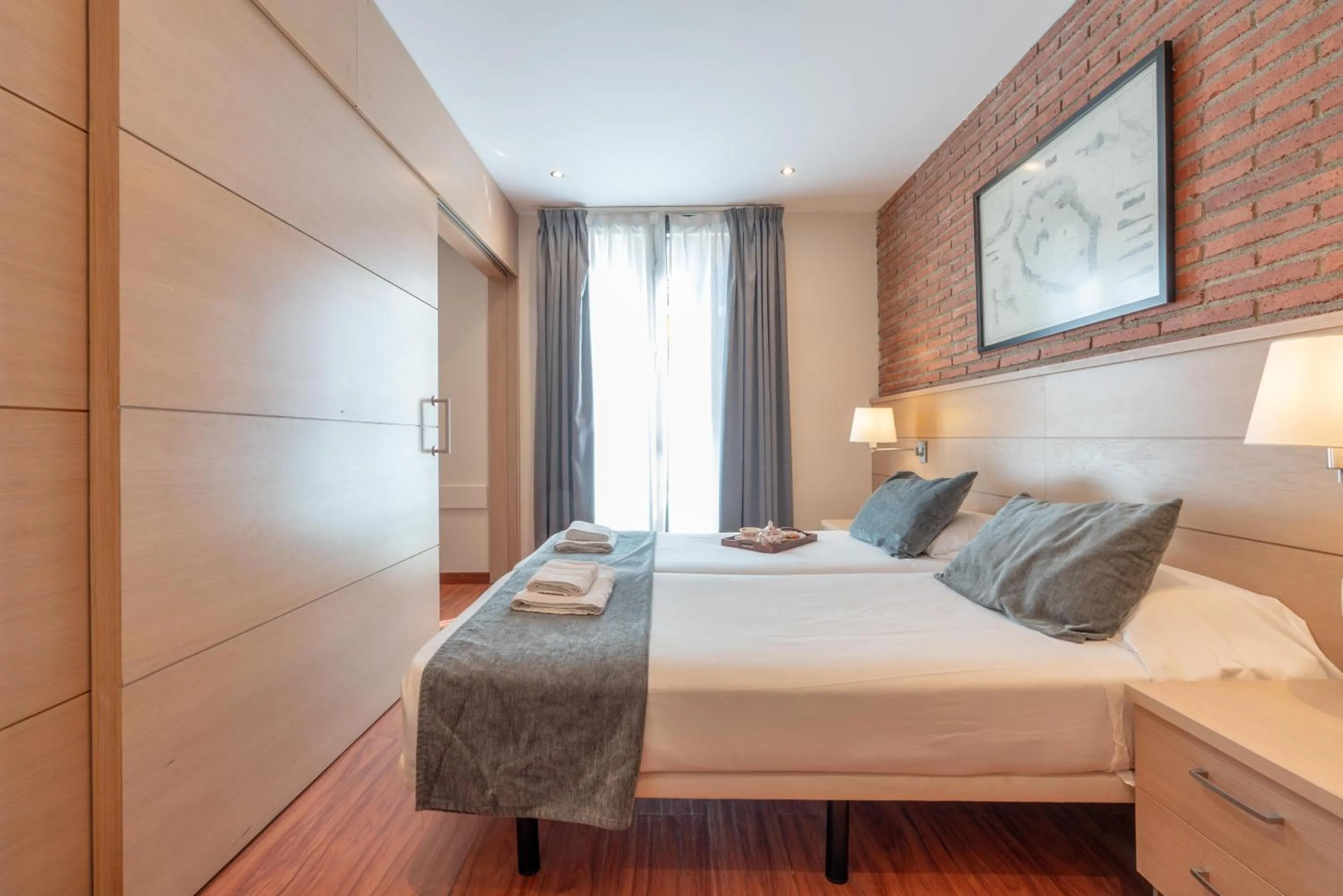 Bed in Serennia Cest Apartamentos Arc de Triomf