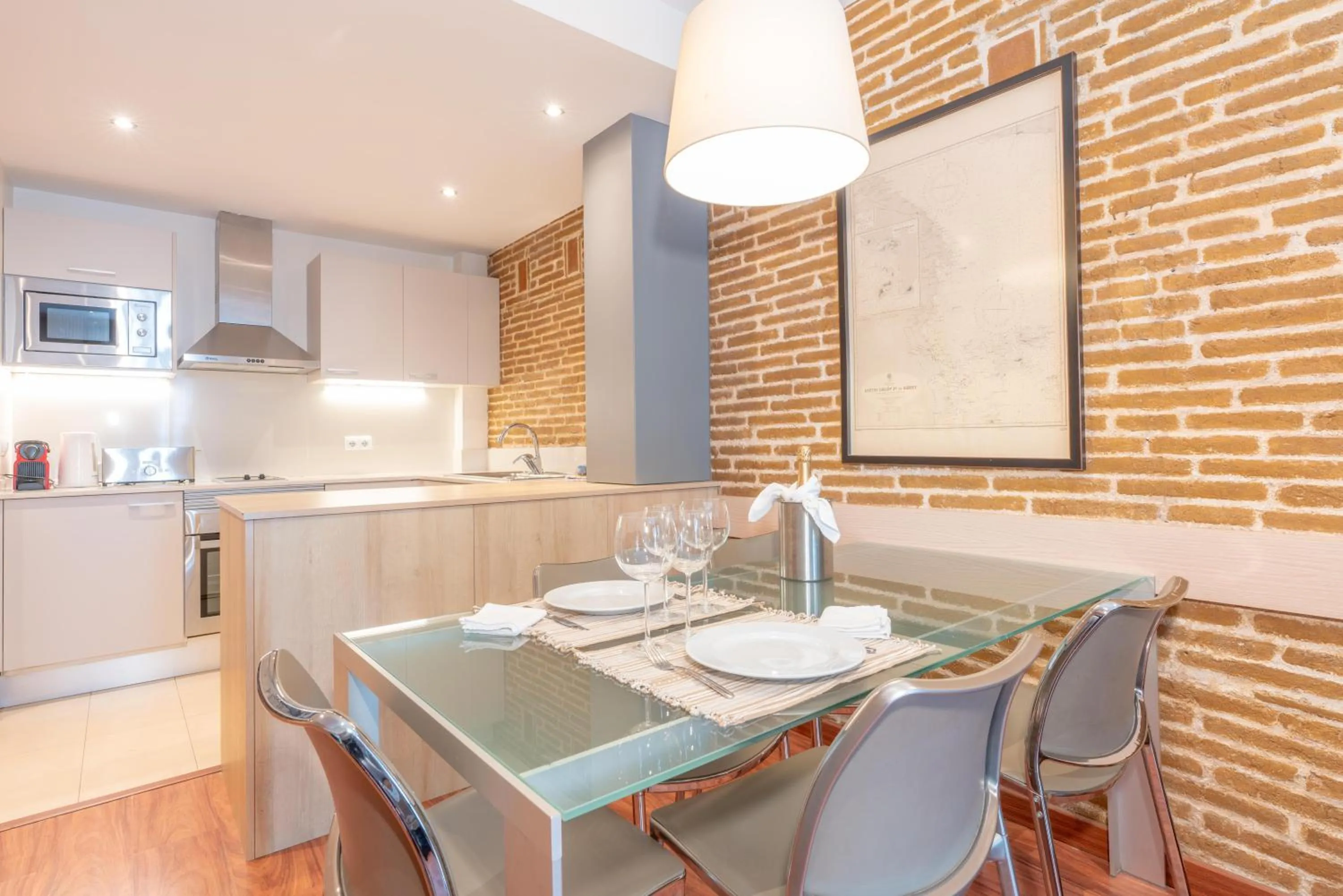 Kitchen or kitchenette in Serennia Cest Apartamentos Arc de Triomf