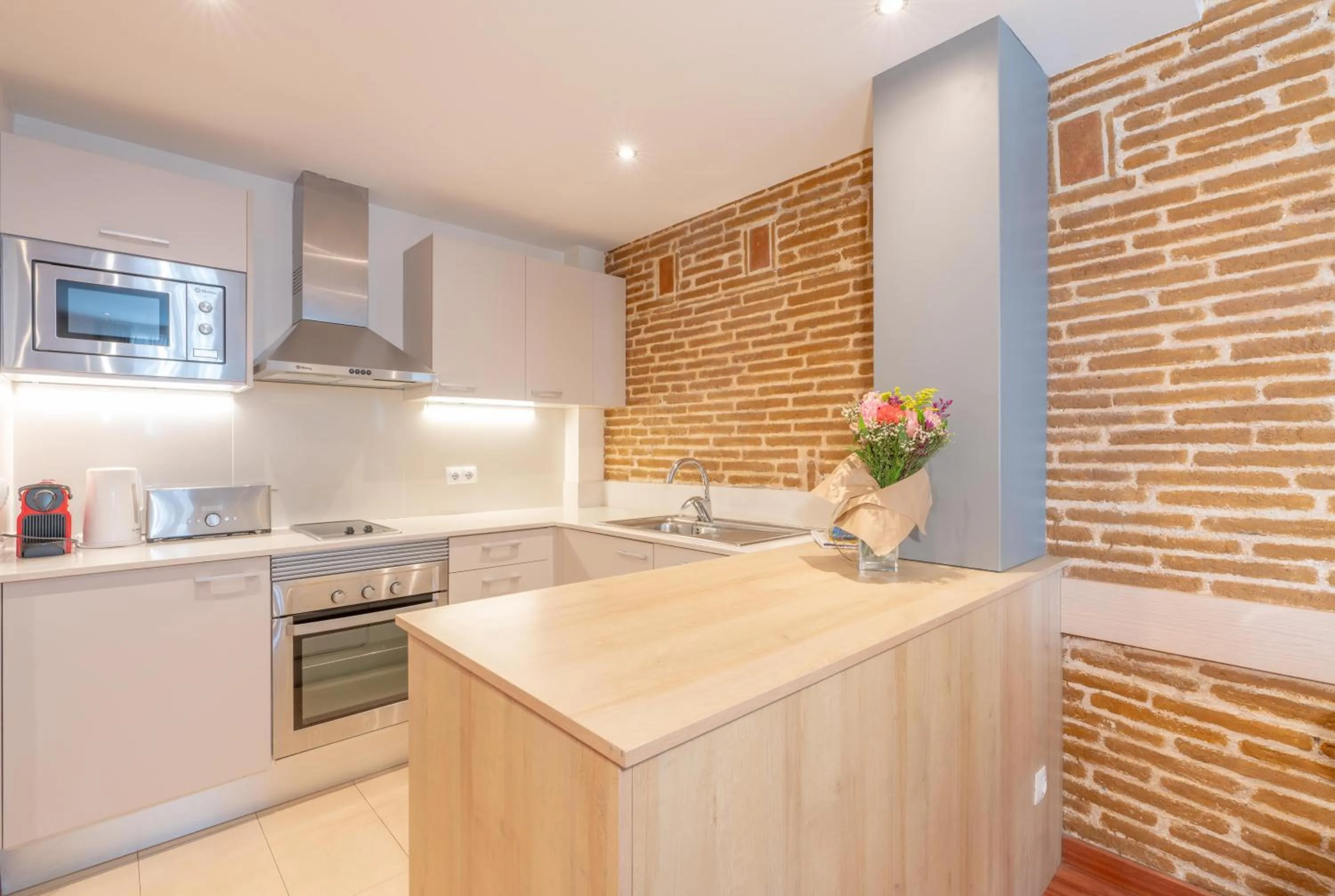 Kitchen or kitchenette in Serennia Cest Apartamentos Arc de Triomf