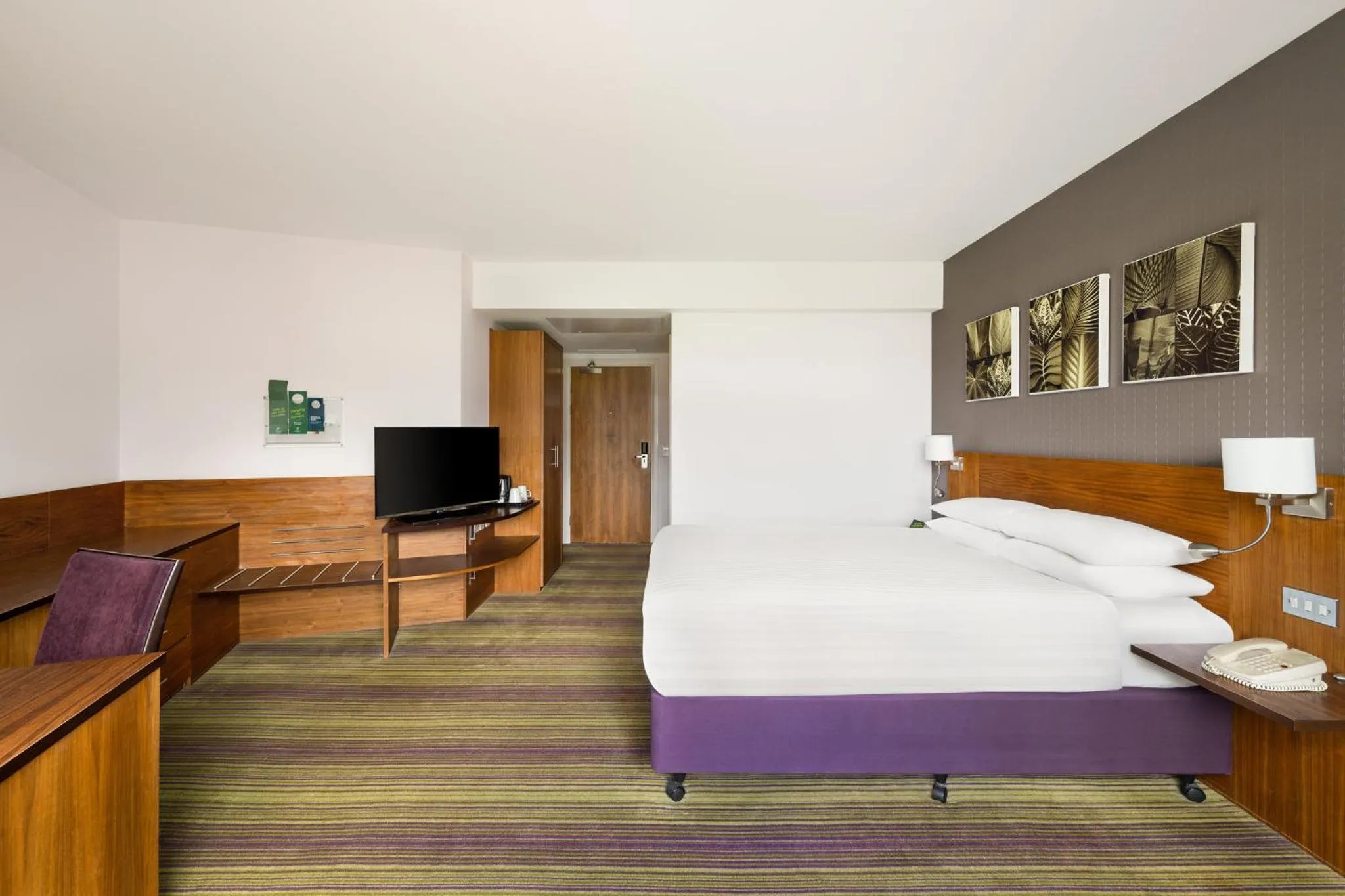 Photo of the whole room, Bed in Holiday Inn Norwich City by IHG