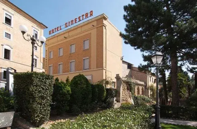Hotel Ristorante La Ginestra Hotel Ristorante La Ginestra