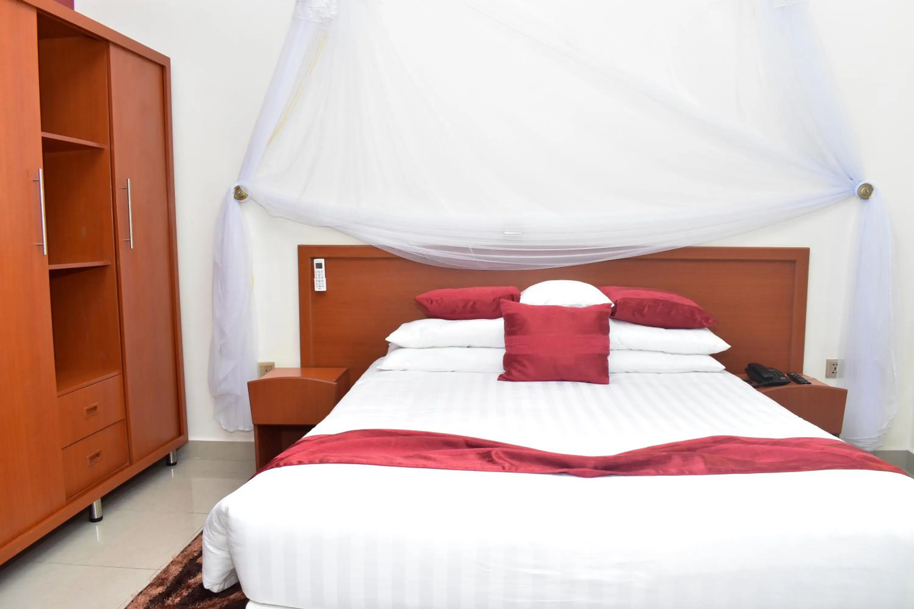 Bedroom, Bed in Lebanon Hotel