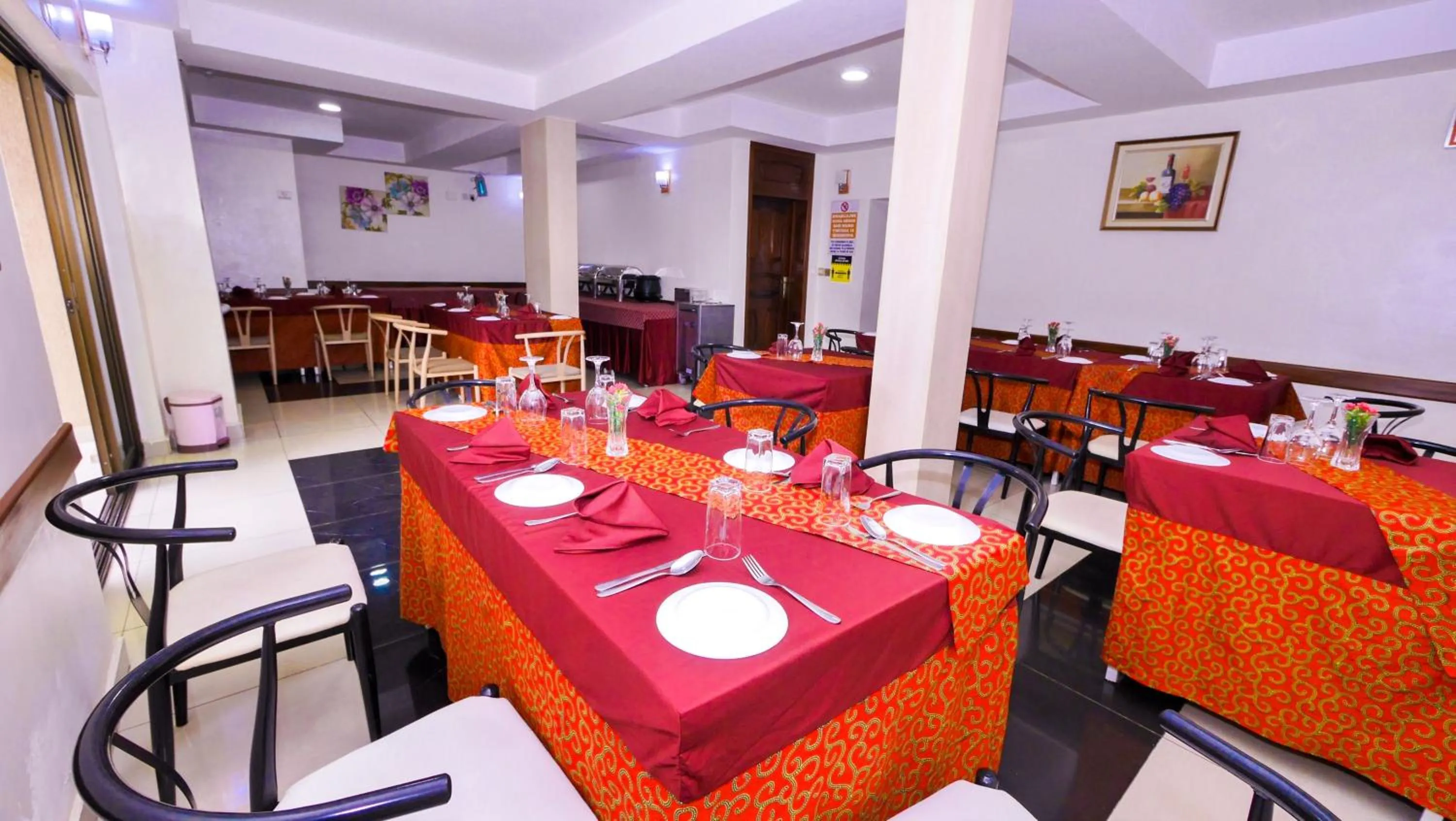 Restaurant/places to eat in Lebanon Hotel