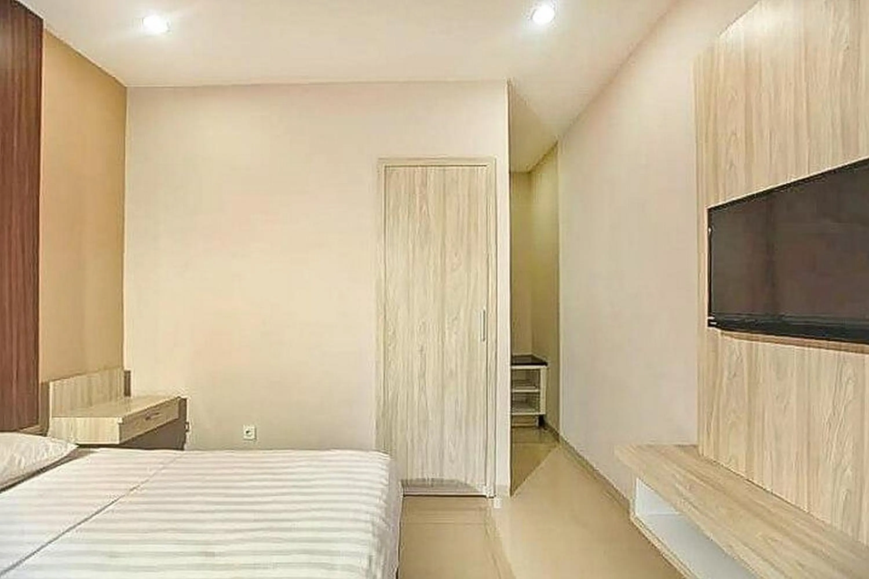 KoolKost near Sunset Road Seminyak - Minimum Stay 30 Nights