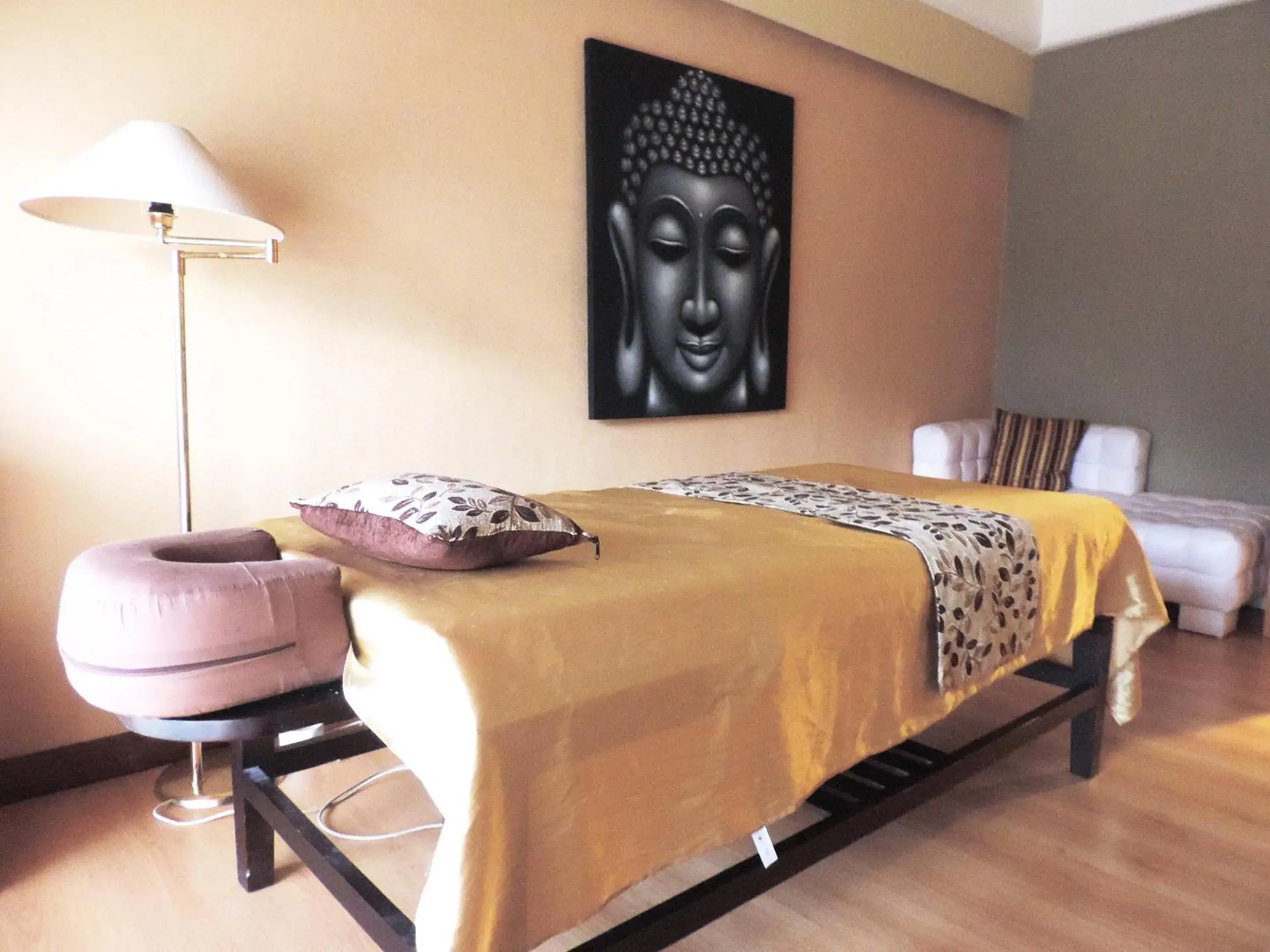 Massage, Bed in Hotel Aryaduta Jakarta