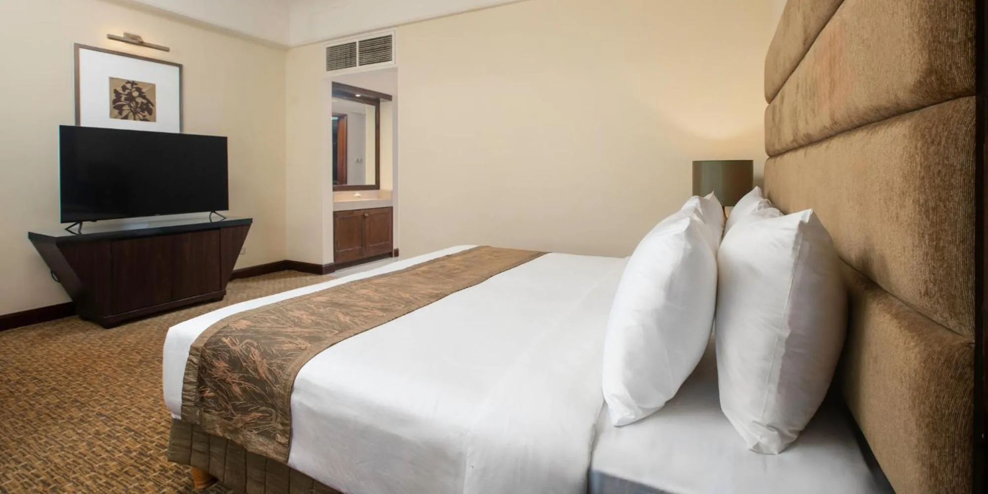 Bed in Aryaduta Menteng