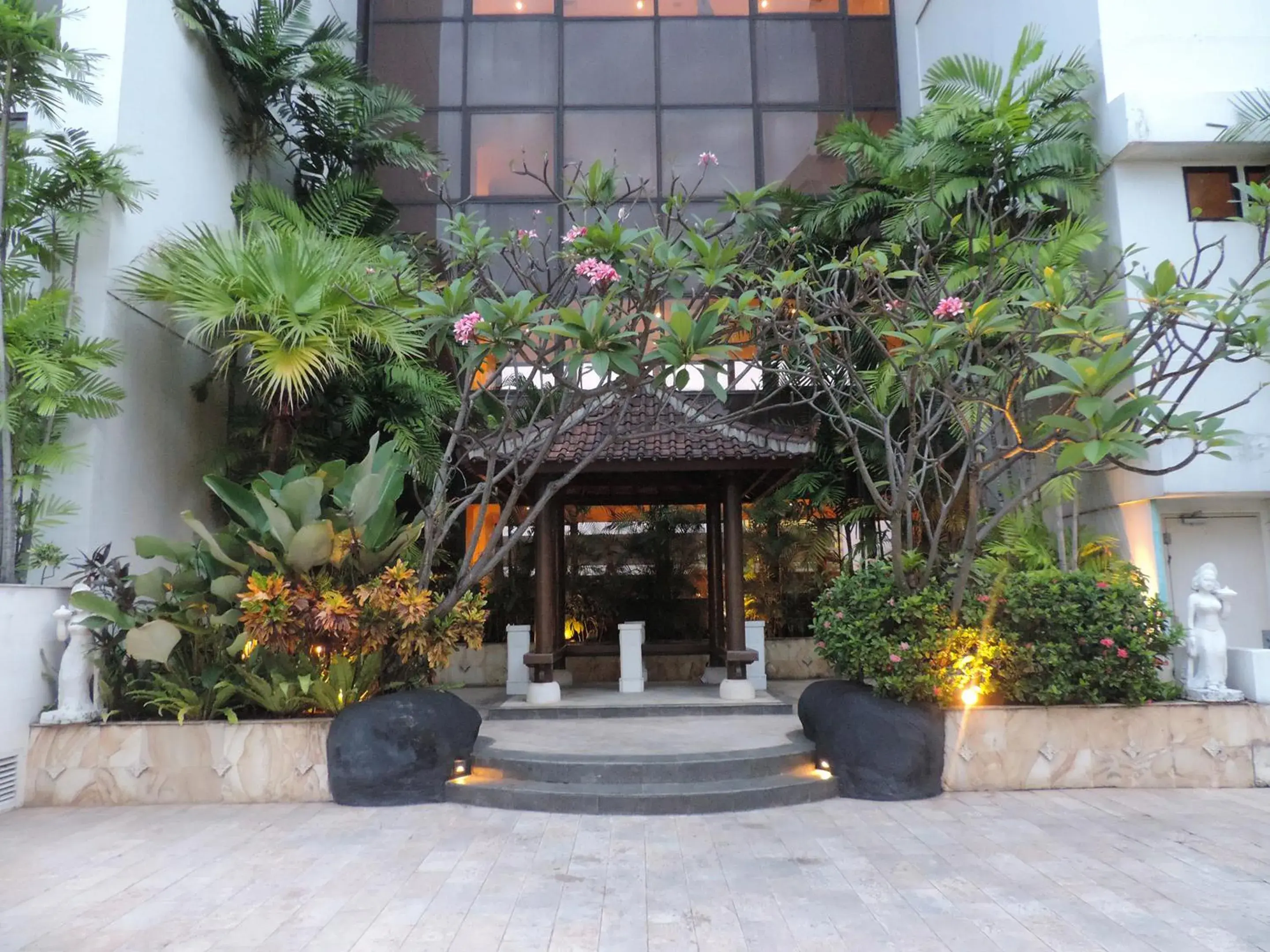 Garden in Hotel Aryaduta Jakarta