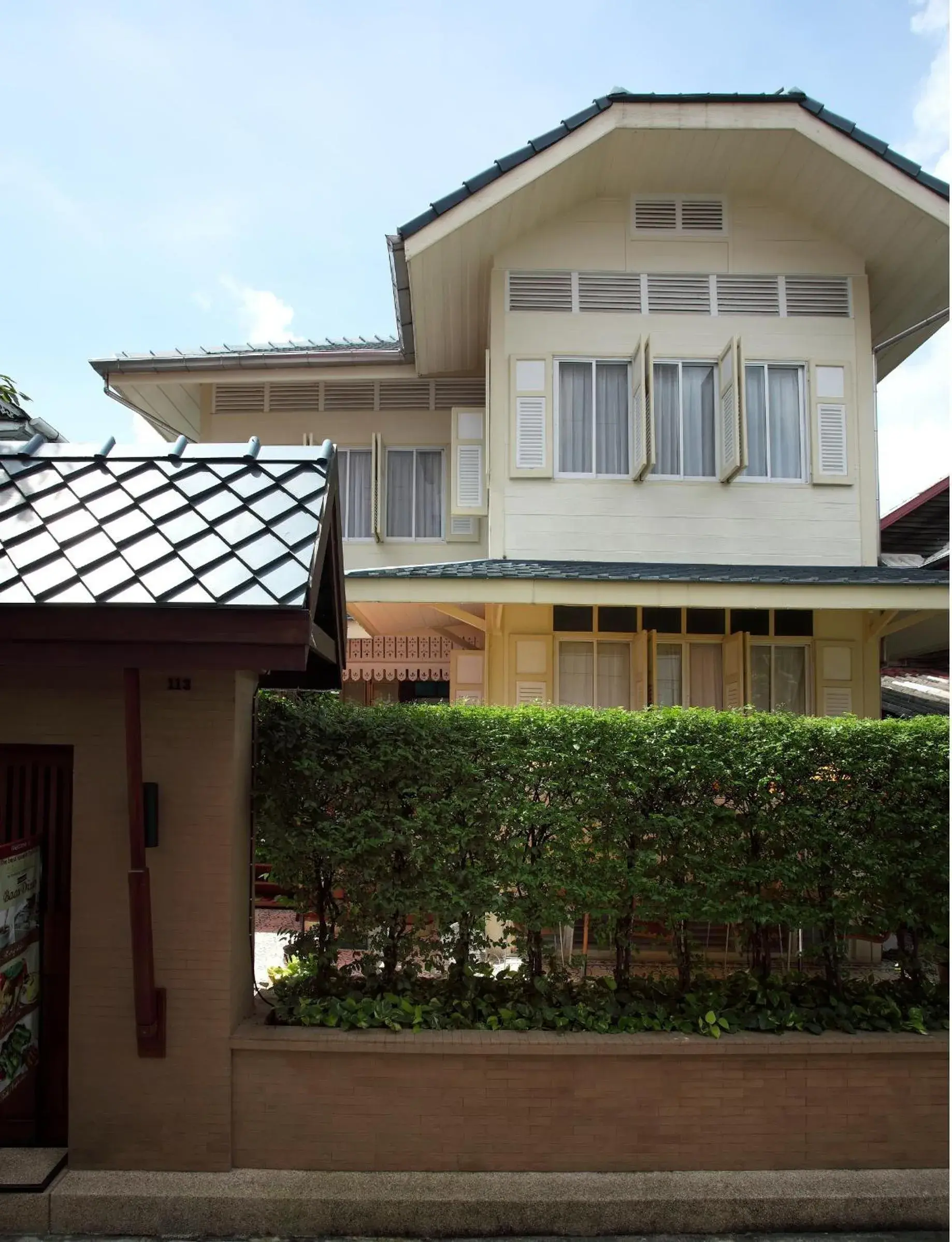 Property building in Baan Dinso Property building in Baan Dinso