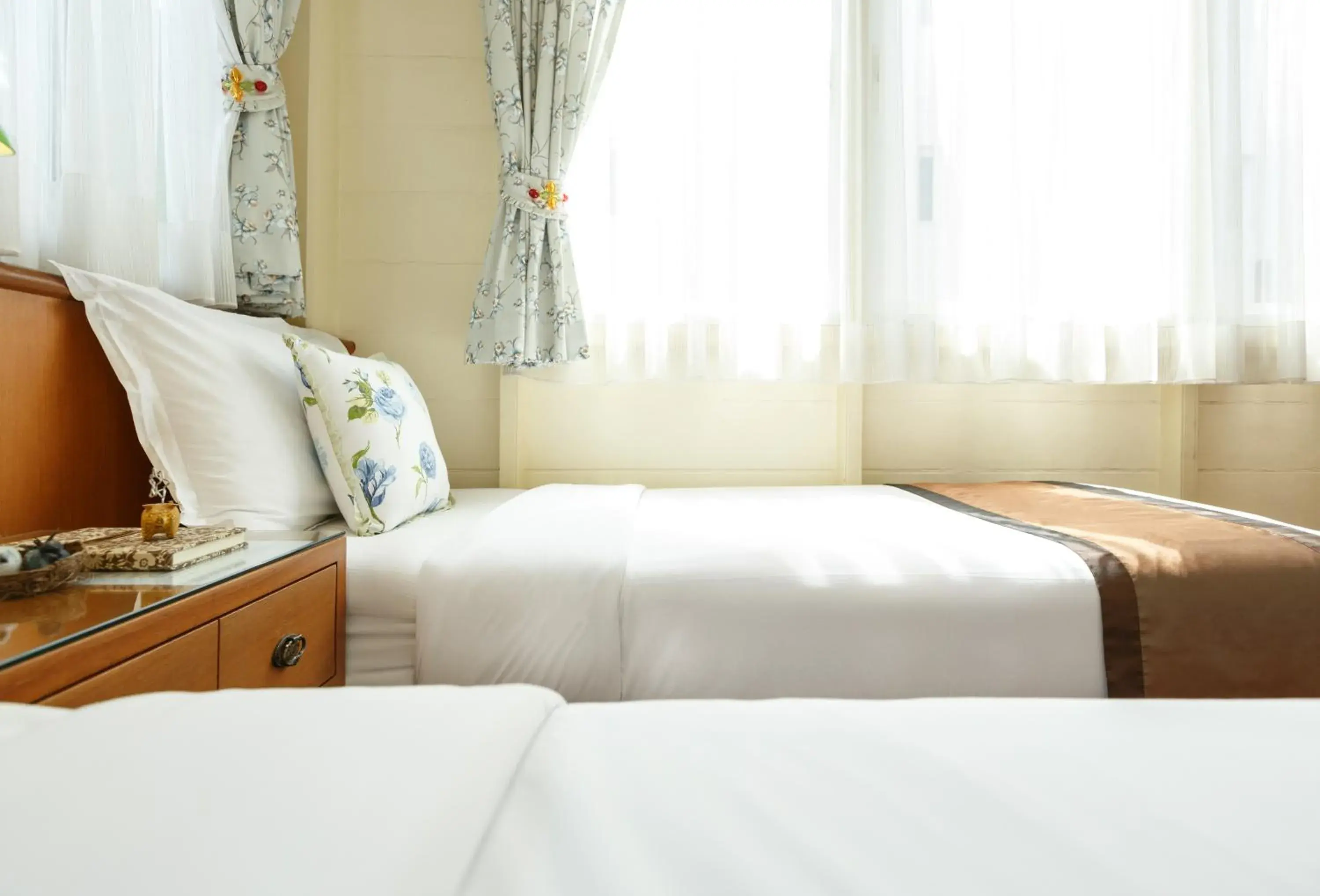 Standard Twin Room with Shared Bathroom in Baan Dinso Standard Twin Room with Shared Bathroom in Baan Dinso