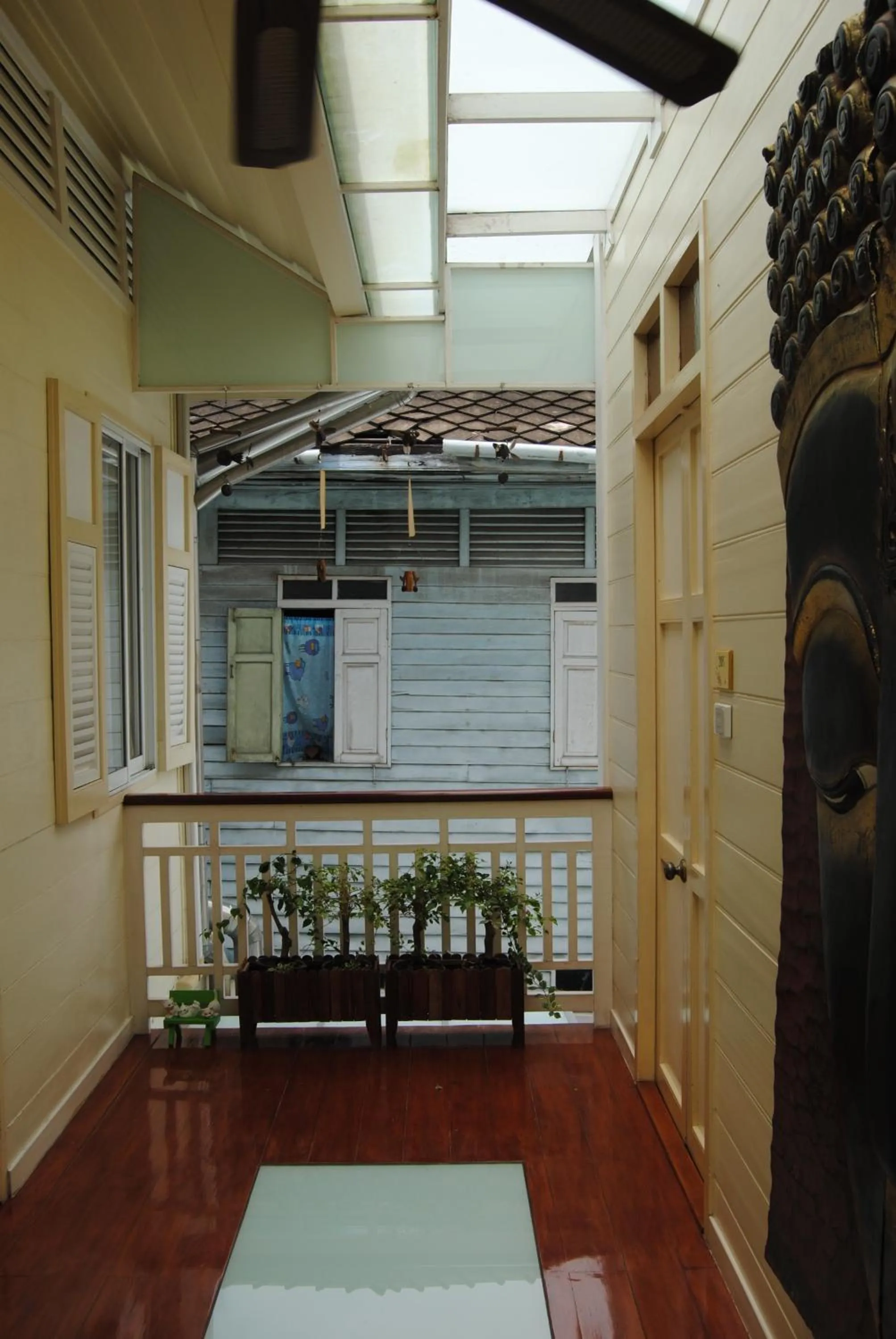 Property building in Baan Dinso