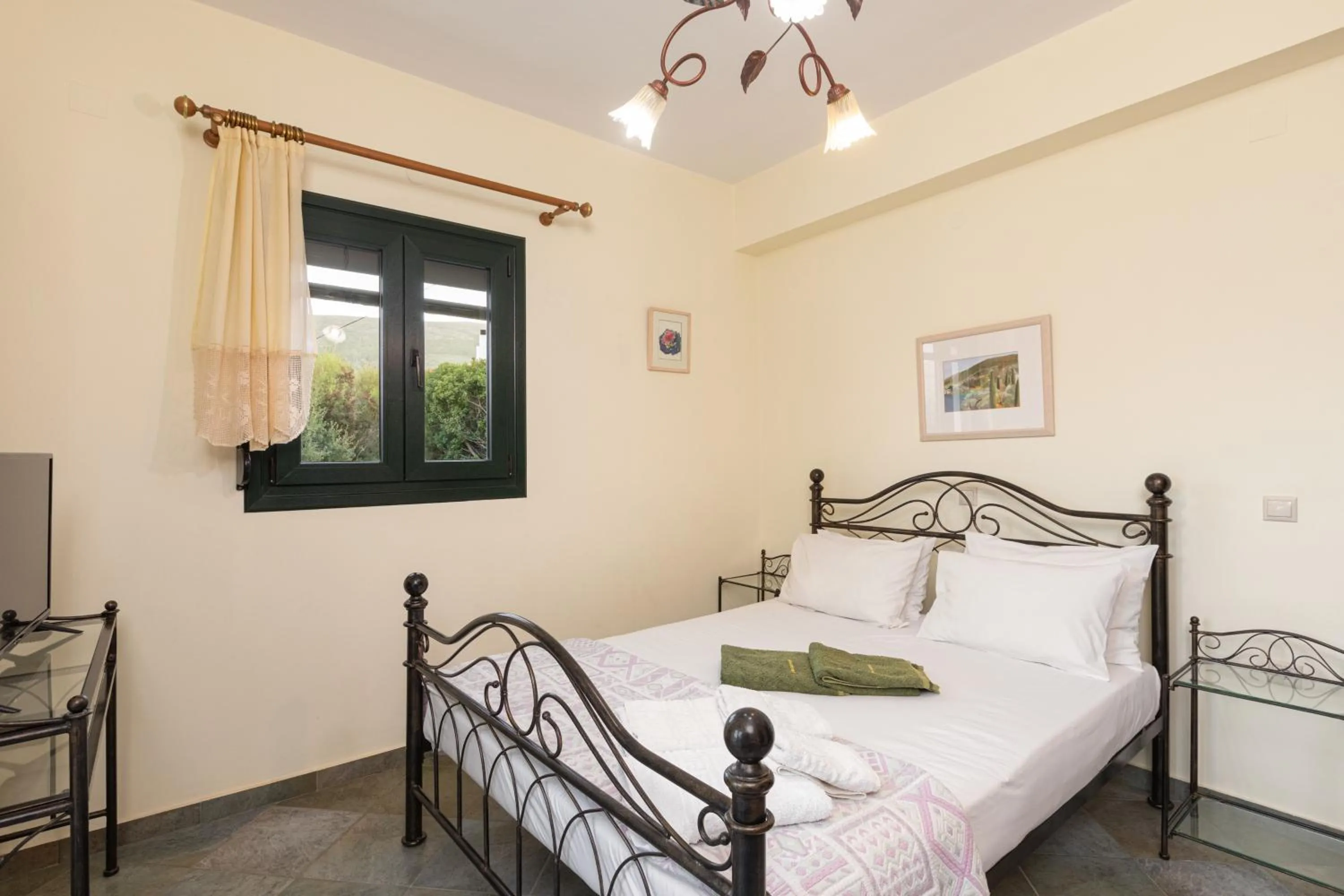 Bed in Villa Platanaki