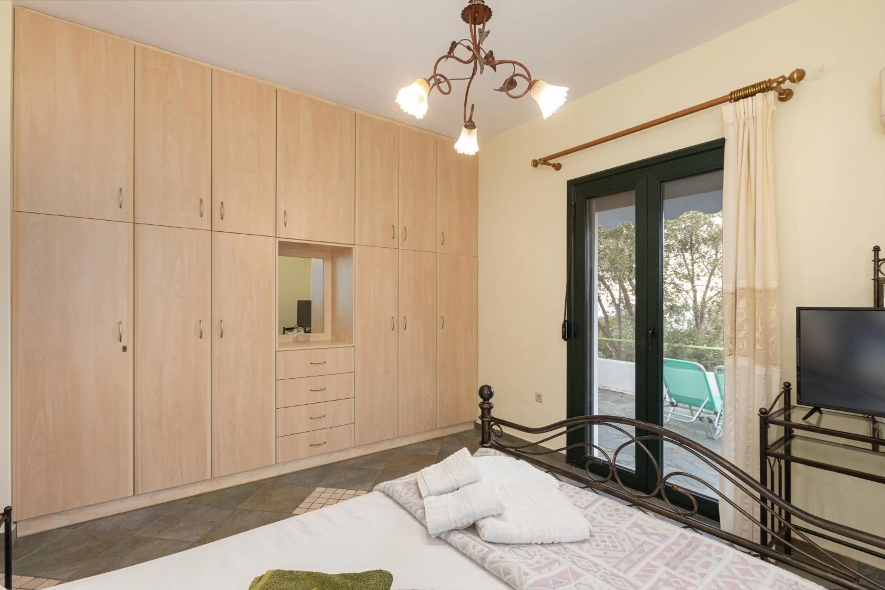 Bed in Villa Platanaki