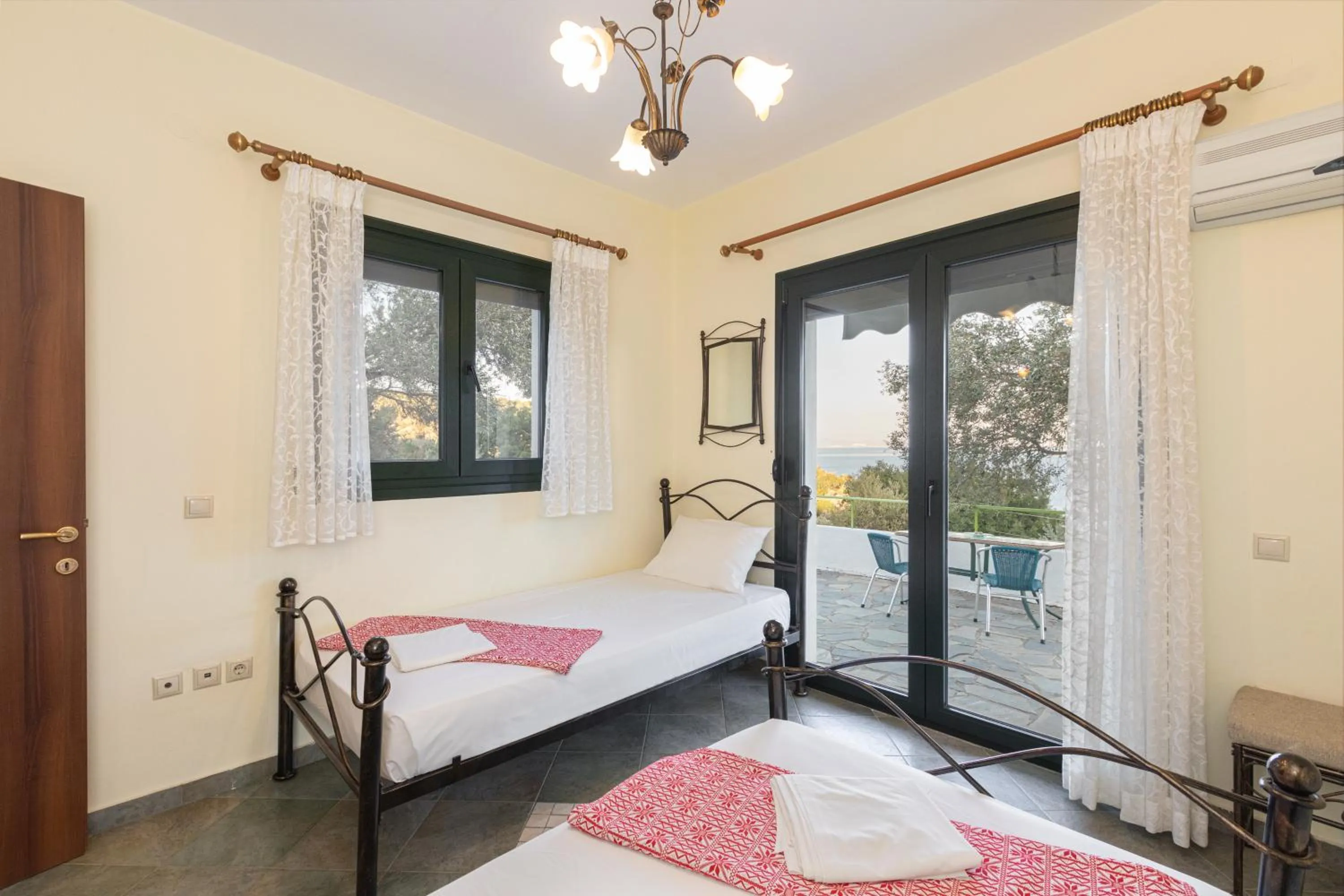 Bed in Villa Platanaki