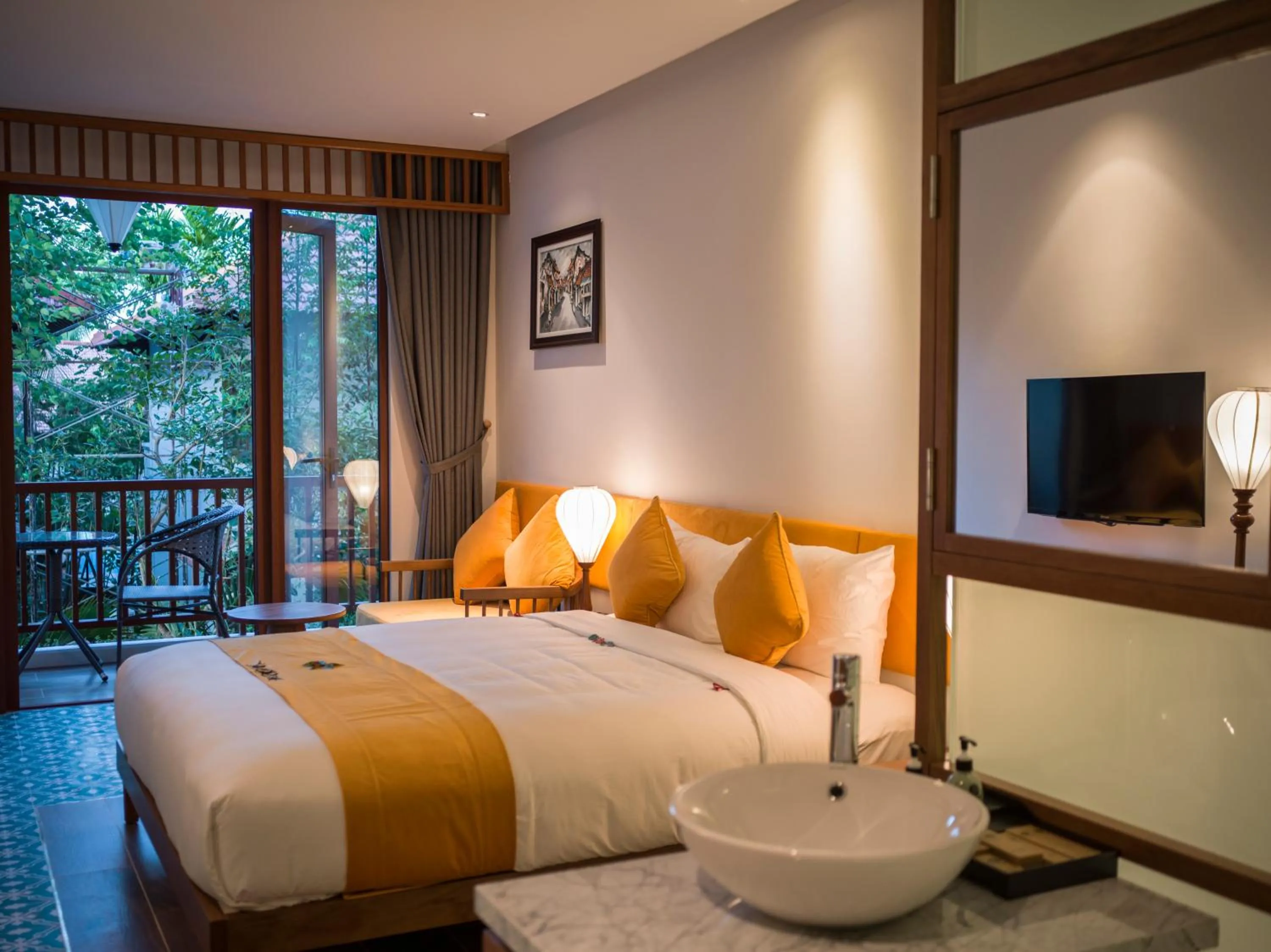 Bed in Vinh Hung Old Town Hotel