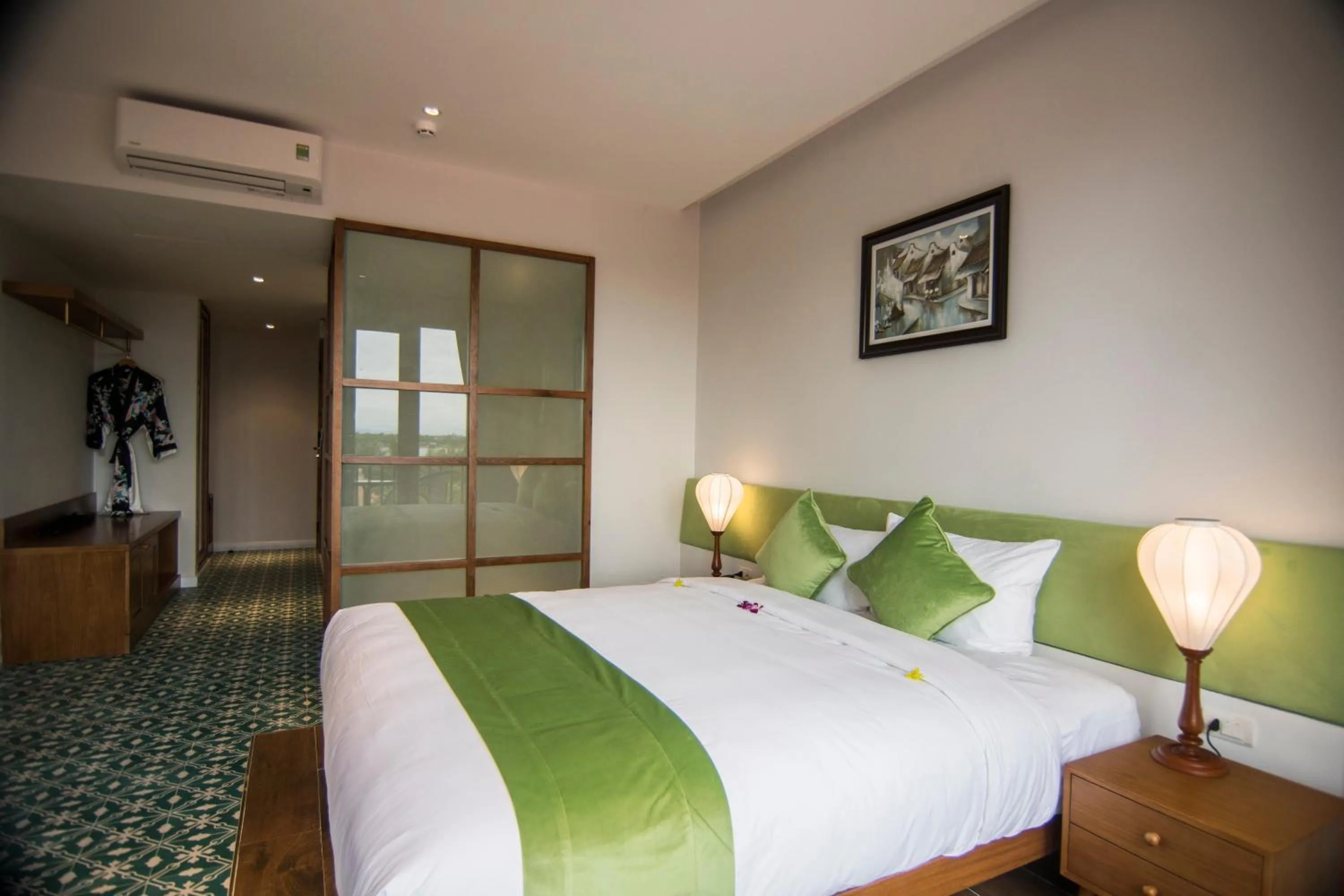 Bedroom, Bed in Vinh Hung Old Town Hotel