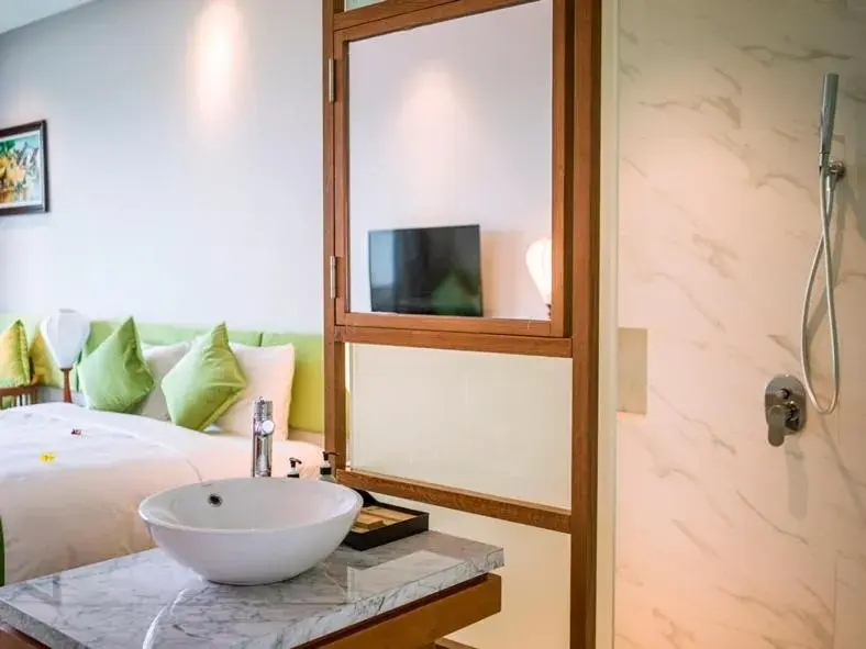 Cozy Superior Room in Vinh Hung Old Town Hotel Cozy Superior Room in Vinh Hung Old Town Hotel