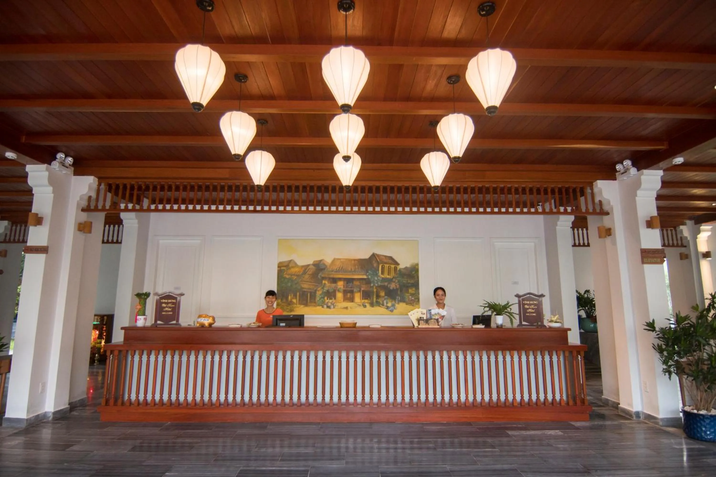 Vinh Hung Old Town Hotel