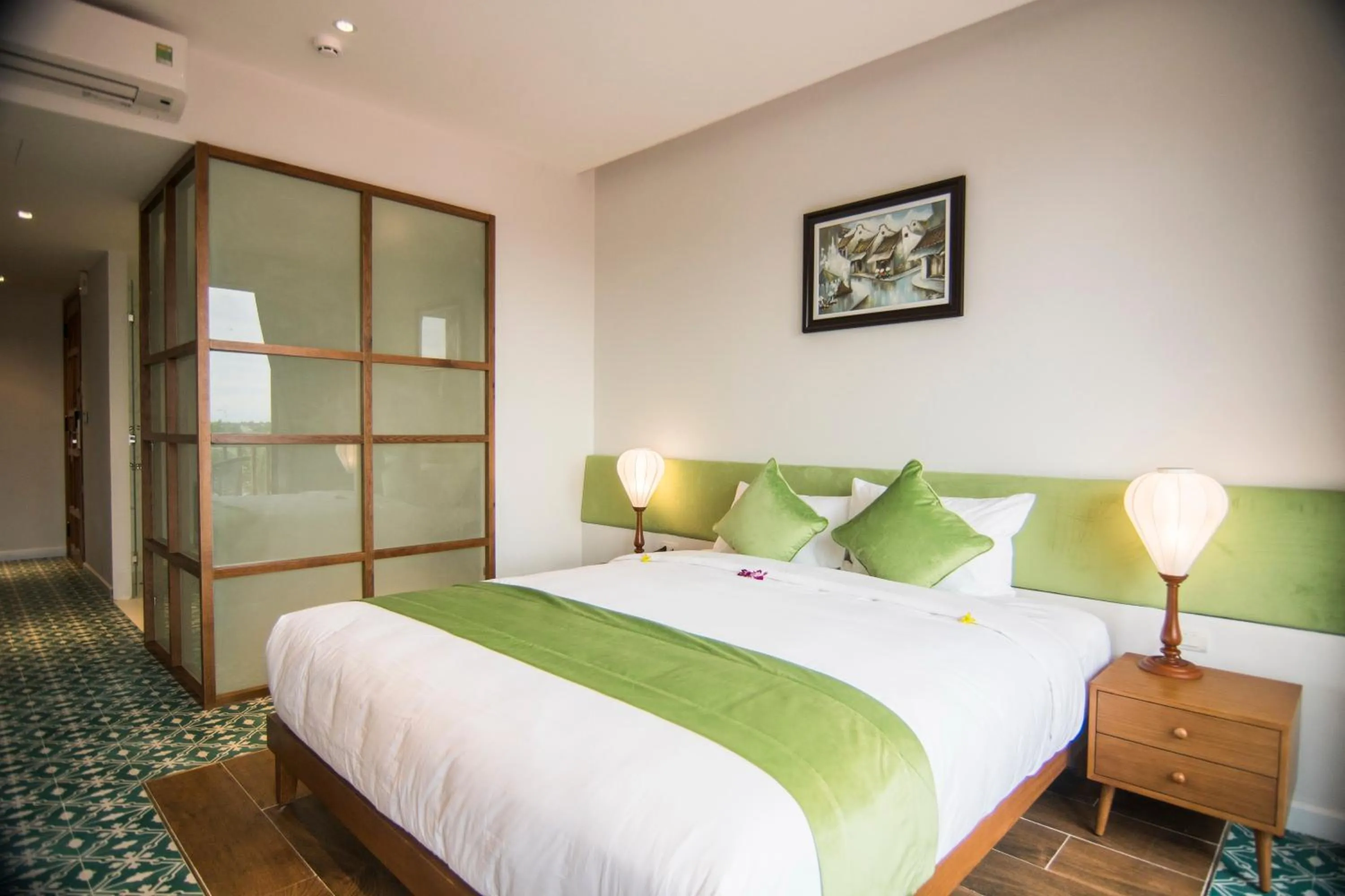 Bedroom, Bed in Vinh Hung Old Town Hotel