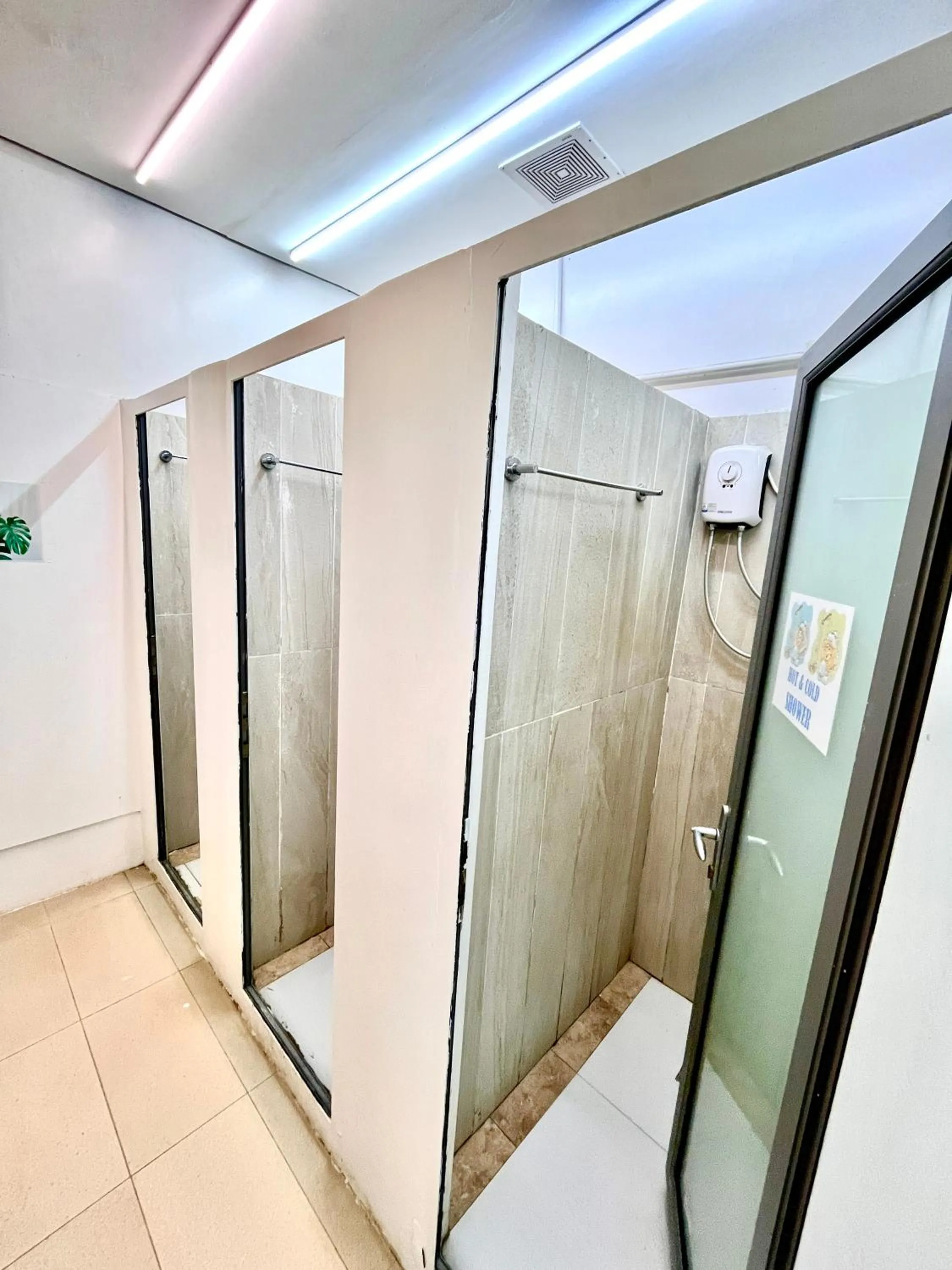 Bathroom in Big Paul Hostel