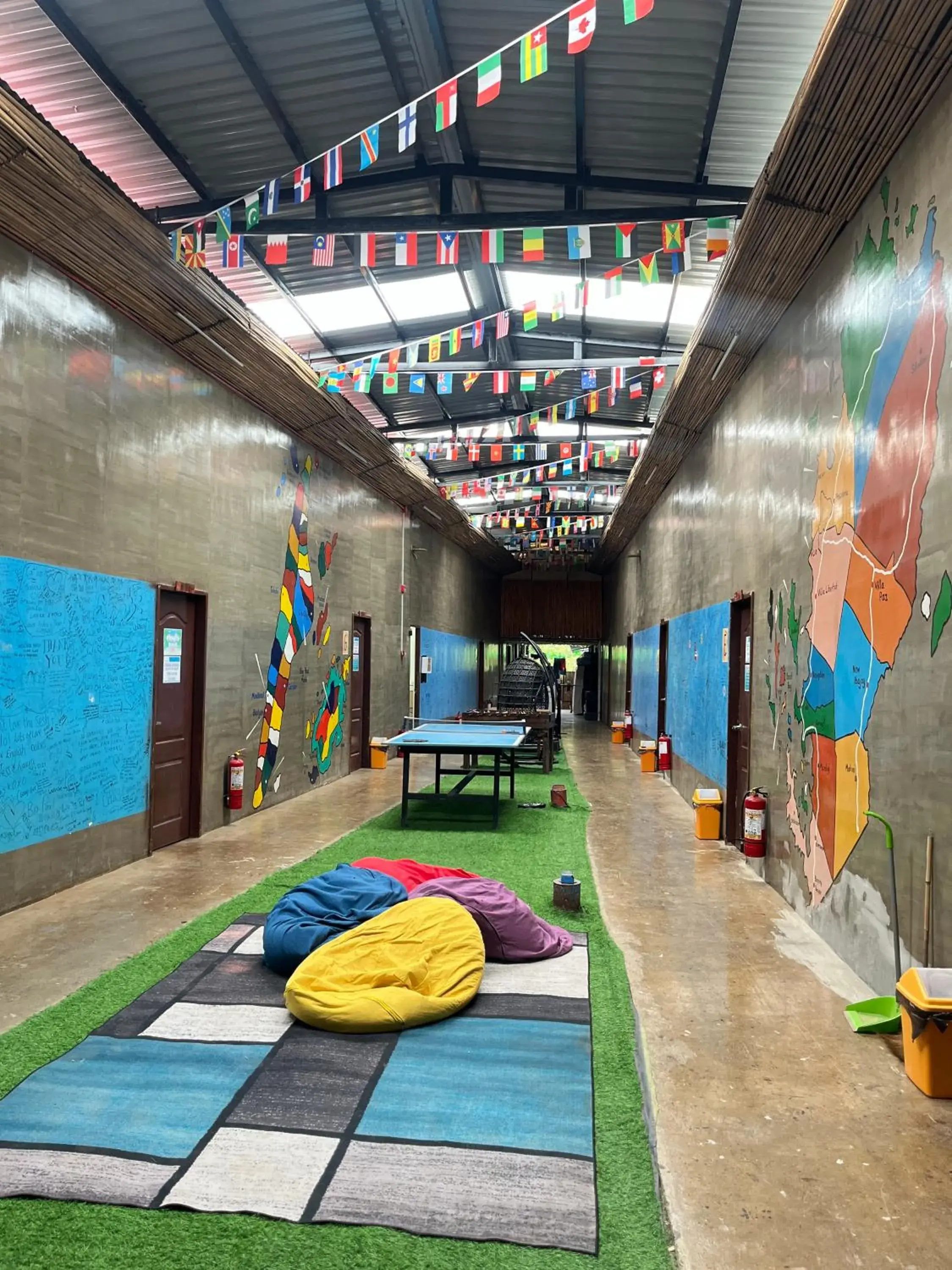 Property building in Big Paul Hostel Property building in Big Paul Hostel